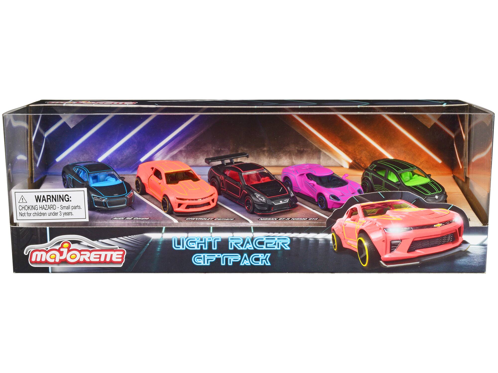 ! WARNING: CHOKING HAZARD- Small parts. Not for children under 3 years.  
E -- F Lemara AMdNY BFR AMERre 21  
MAJORETTE LIGHT RACER GIFT PACK