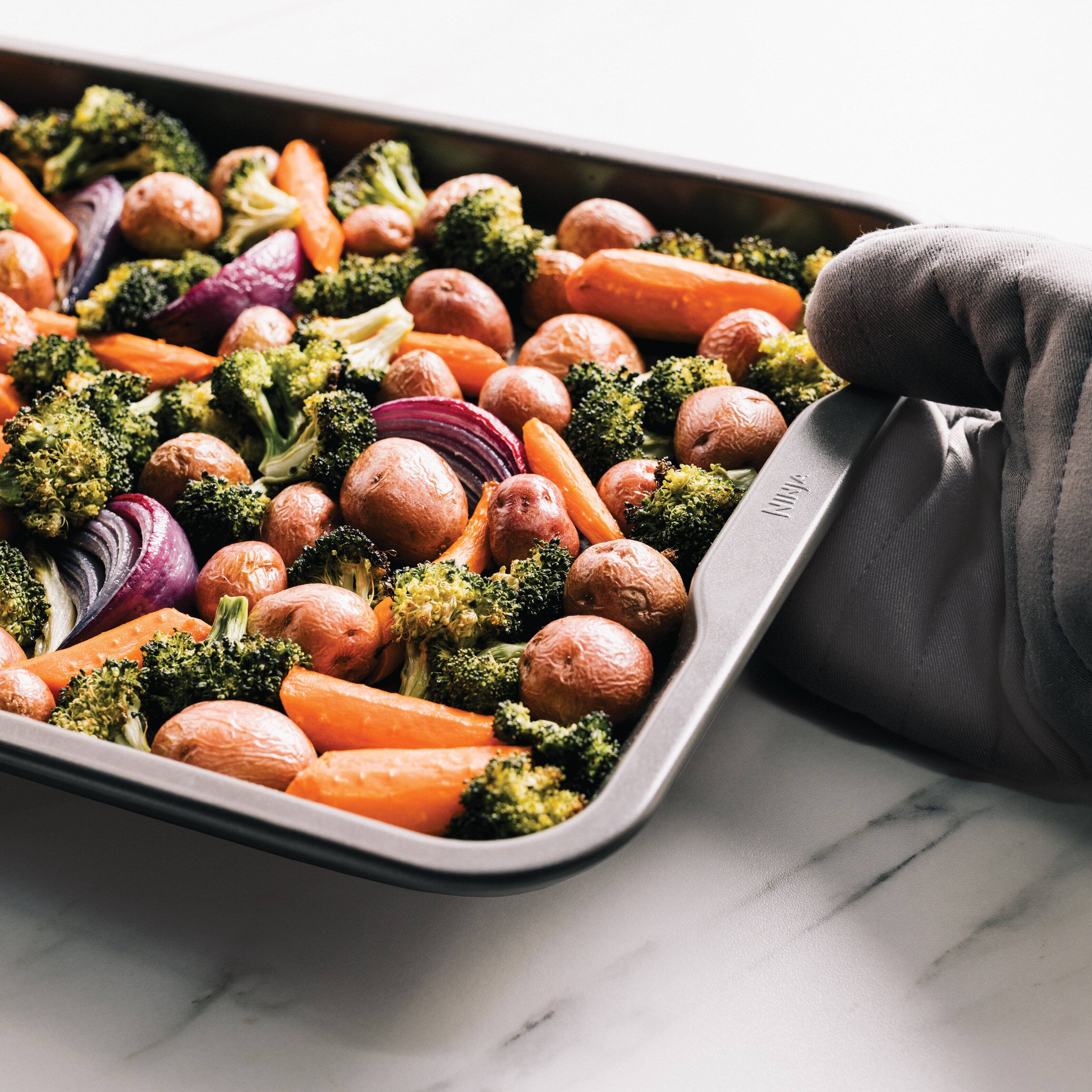 Alt View 13. Ninja - Foodi NeverStick Premium 2-Piece Baking Sheet Set - Gray.