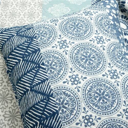 Back. SlickBlue - 3-Piece Reversible Botanical Damask Quilt Set Lightweight for Bedroom - Blue.