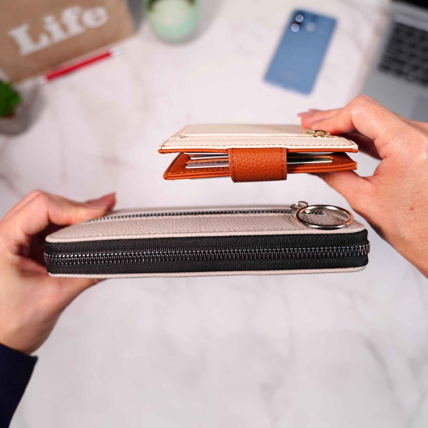 Alt View 2. Vionentus - Women's AirTag Wallet Deluxe Smart VN305 - white.