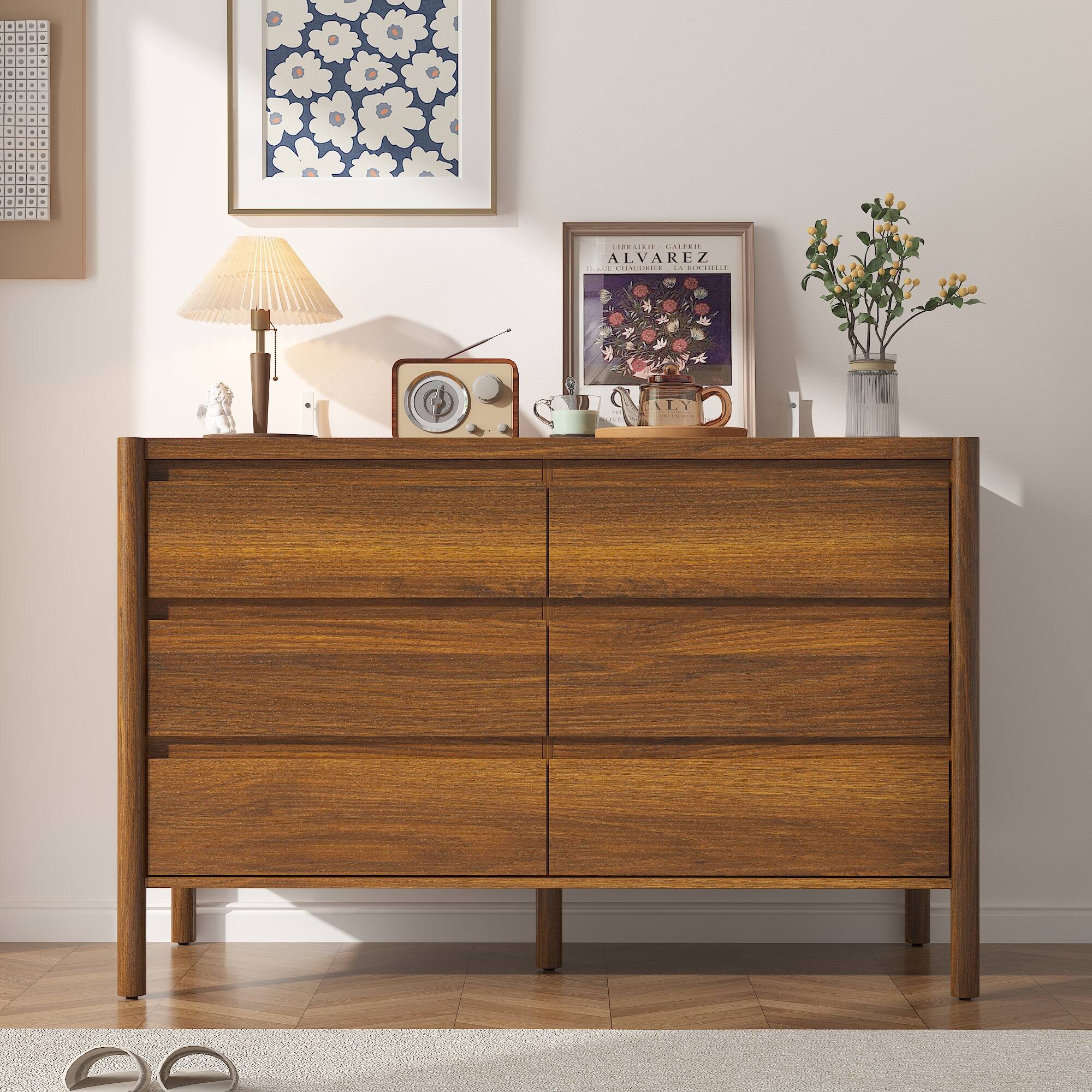 The text on the image is "ALVAREZ".