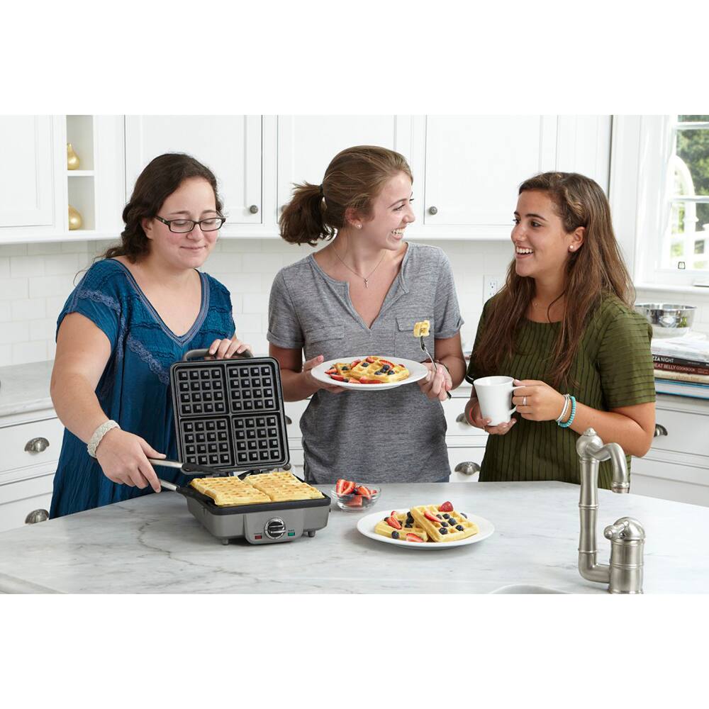 Cuisinart Belgian Waffle Maker with Pancake Plates WAF 300P1