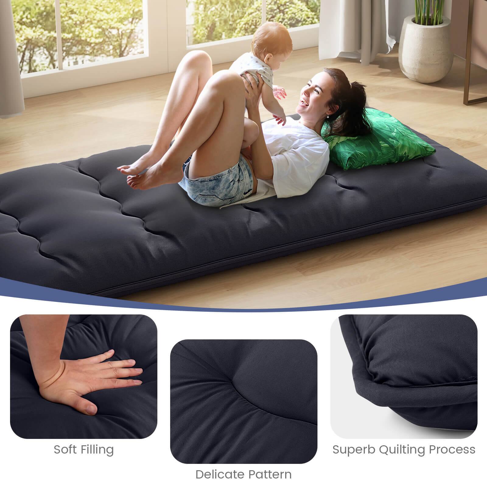 Soft Filling  
Delicate Pattern  
Superb Quilting Process