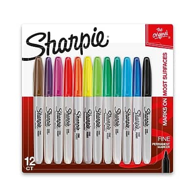 The original Sharpie  
MARKS ON MOST SURFACES  
FINE PERMANENT MARKER  
12 CT