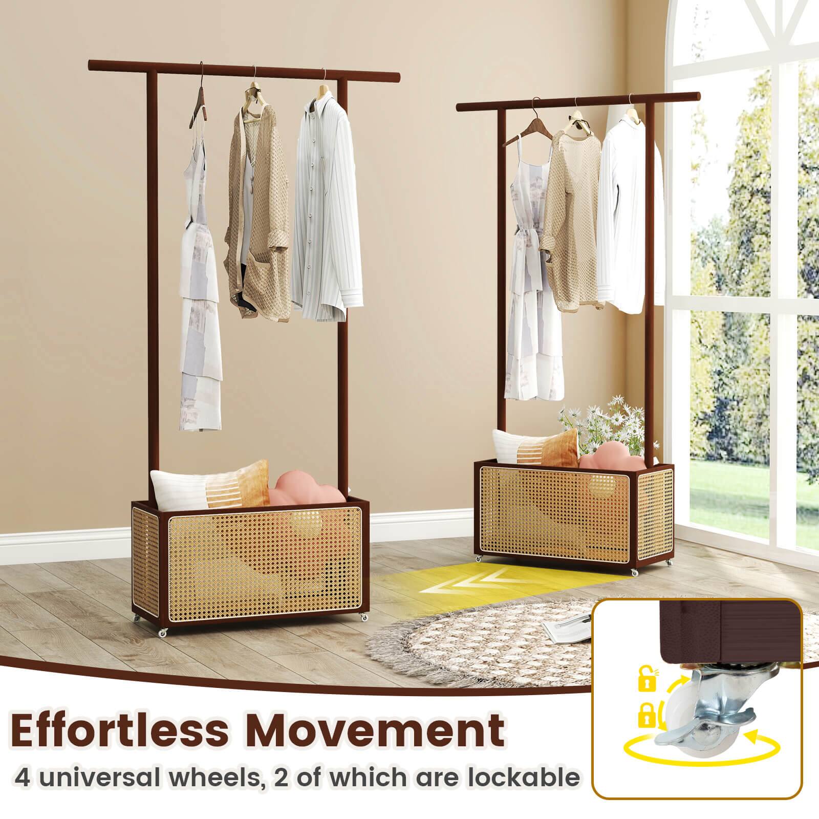 Effortless Movement  
4 universal wheels, 2 of which are lockable