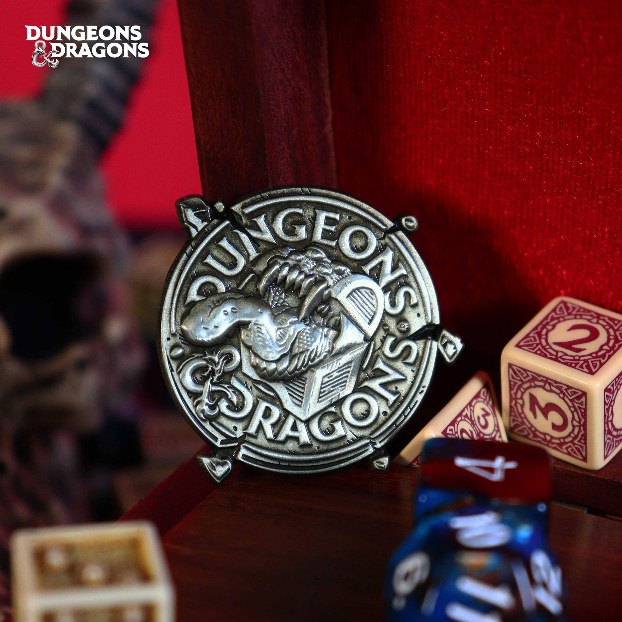 DUNGEONS & DRAGONS  
CUNGON 0 2  
CORACONE 3 3 4