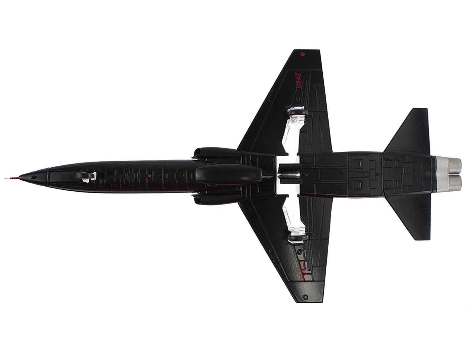 Back. Hobby Master - Northrop T-38A Talon 65-10342 1st Recon Squadron 9th Recon Wing Beale AFB 2006 United States Air Force Air Power 1/72 - Black.