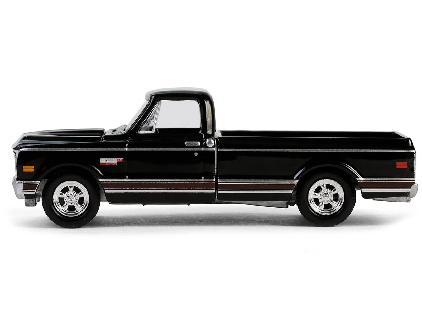 Angle. Greenlight - 1972 Chevrolet Cheyenne C10 Short Bed Pickup Truck Black "Hobby Exclusive" Series 1/64 - Black.