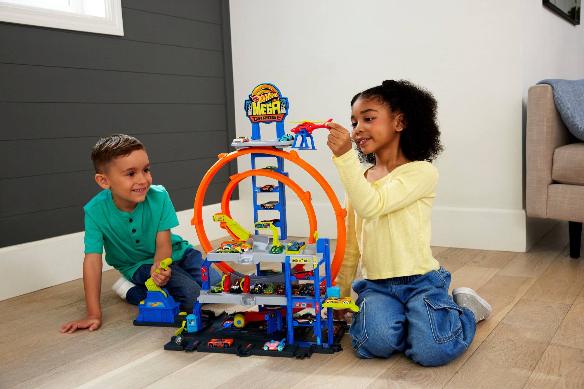 Hot Wheels Mega Loop Garage JBM74 - Best Buy