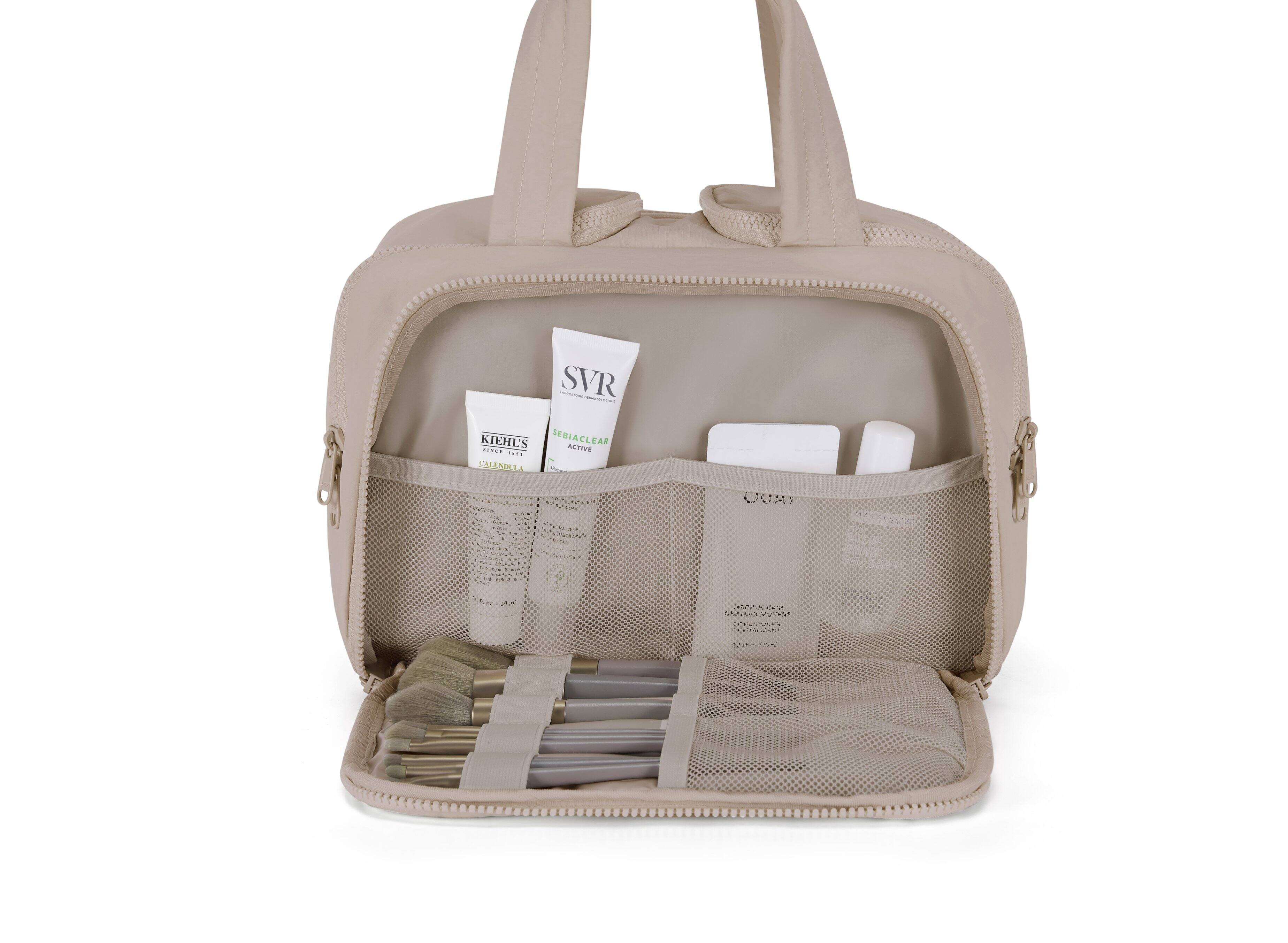 SVR  
KIEHL'S SEBIACLEAR ACTIVE  
CALLADELA  
OURS