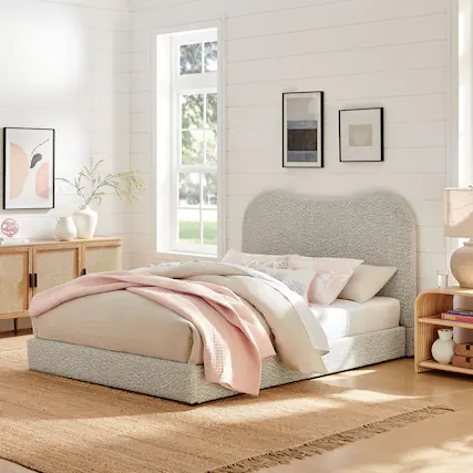 The text on the image is:
"8 I - MLA OHD"