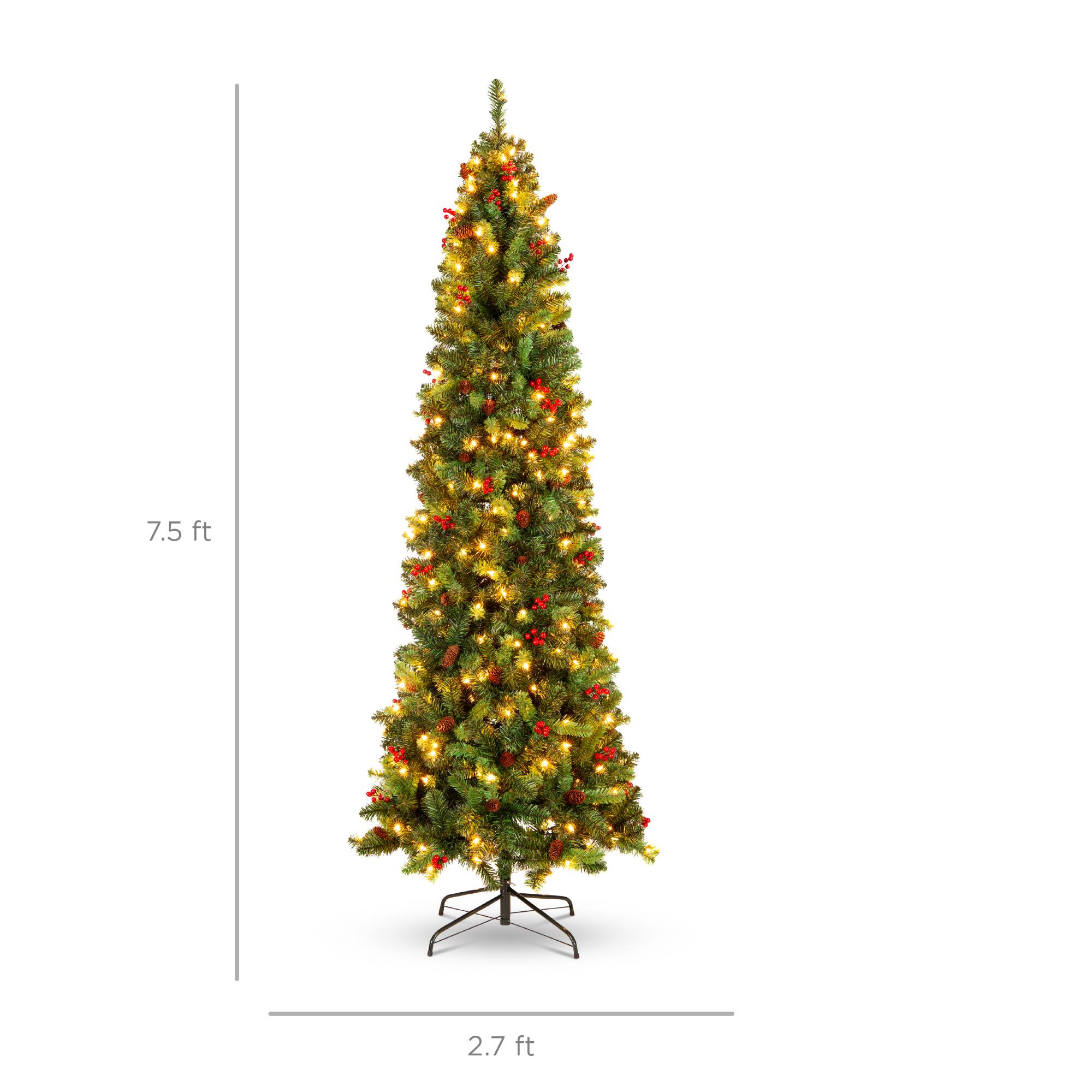 The text on the image indicates the dimensions of the Christmas tree: 7.5 ft in height and 2.7 ft in width.