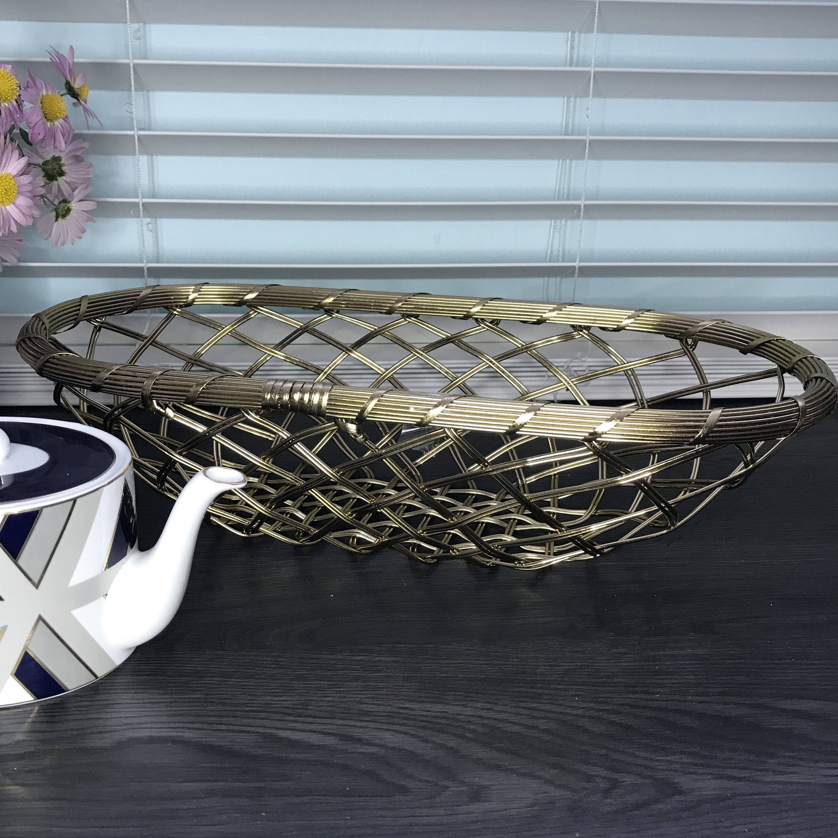 Left. Jiallo - Gold Metallic Oval basket 16 x 8.25" - Gold.