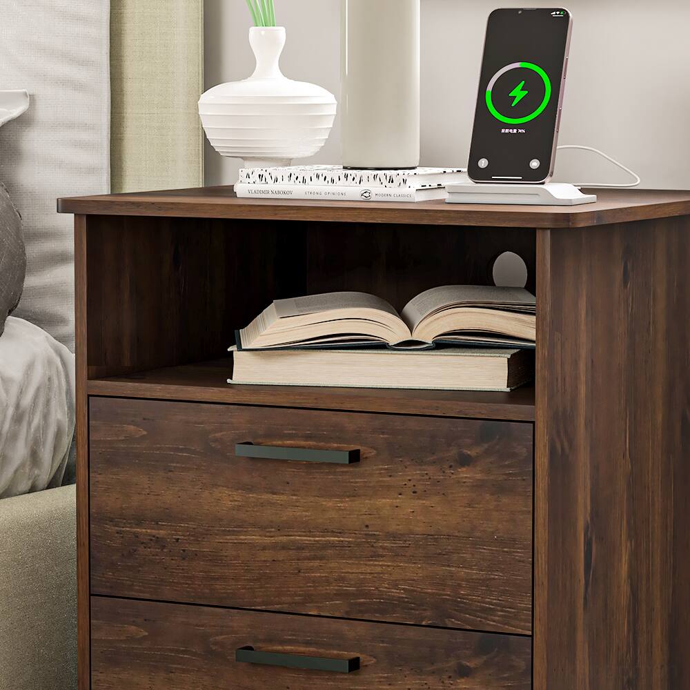 The text on the image reads:

- "VEAIENTE NAROV SIRENS POSERS LASESS"

Corrected and grouped text:

- "VEAIENTE NAROV SIRENS POSERS LASESS"