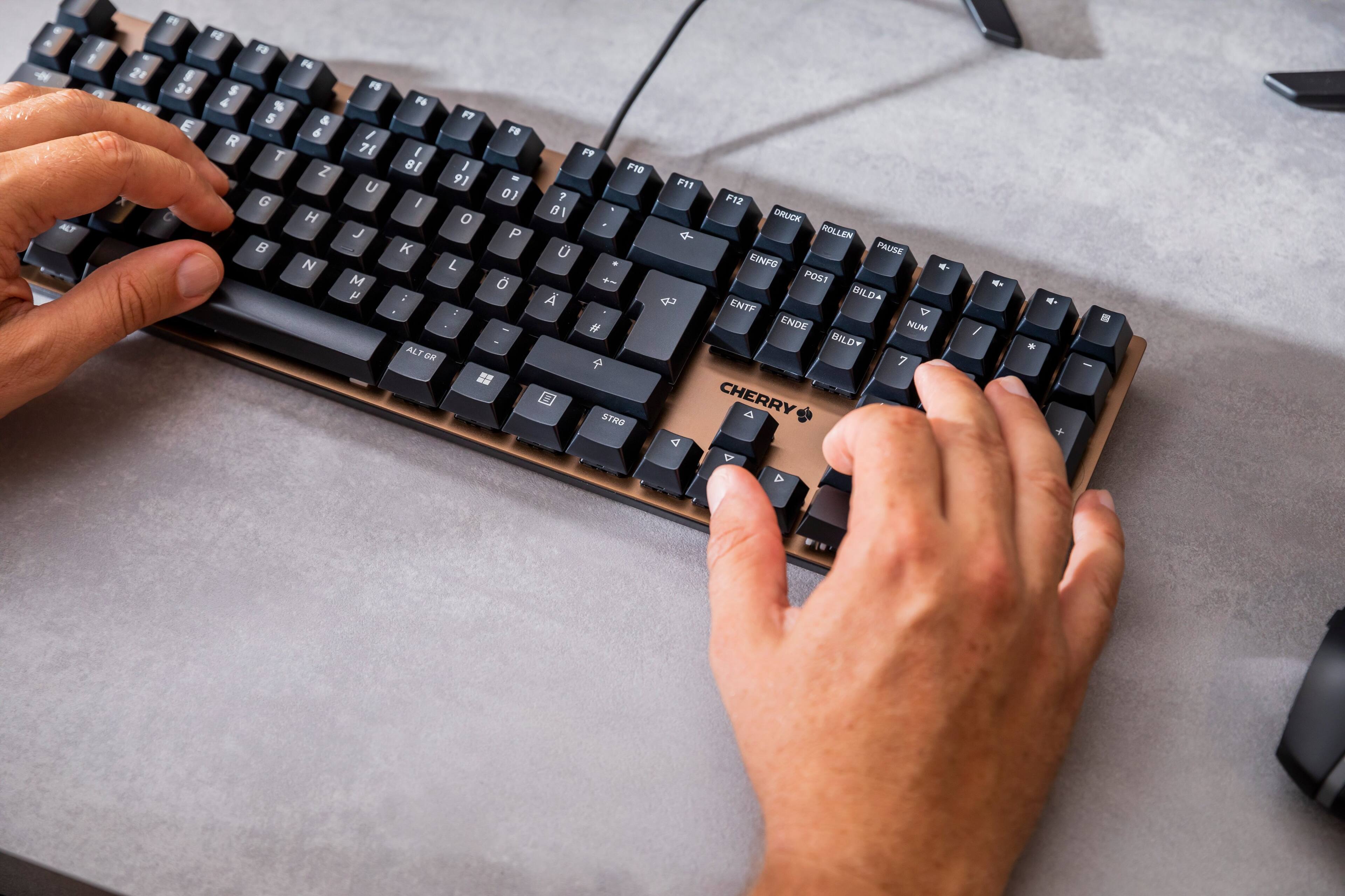 - A ALT 2 g 3 LAE E X C $ 4 R F % 5 T G F & 6 Z H N FS / 71 U J M F F FB I 18 I 91 - / 01 o P K L ; : - 2 ALTGR GR " FF F10 B . * 0 - + # STRG FT1 F12 DRUCK ROLLEN PAUSE EINFG POSI DILD & ENTF ENDE NUM BILD 7 CHERRY 4 d A D / -- - -