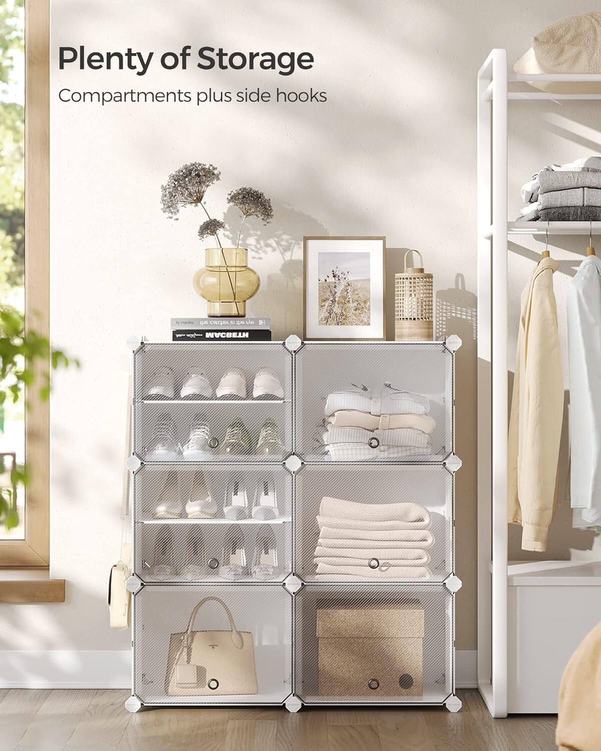 Plenty of Storage  
Compartments plus side hooks