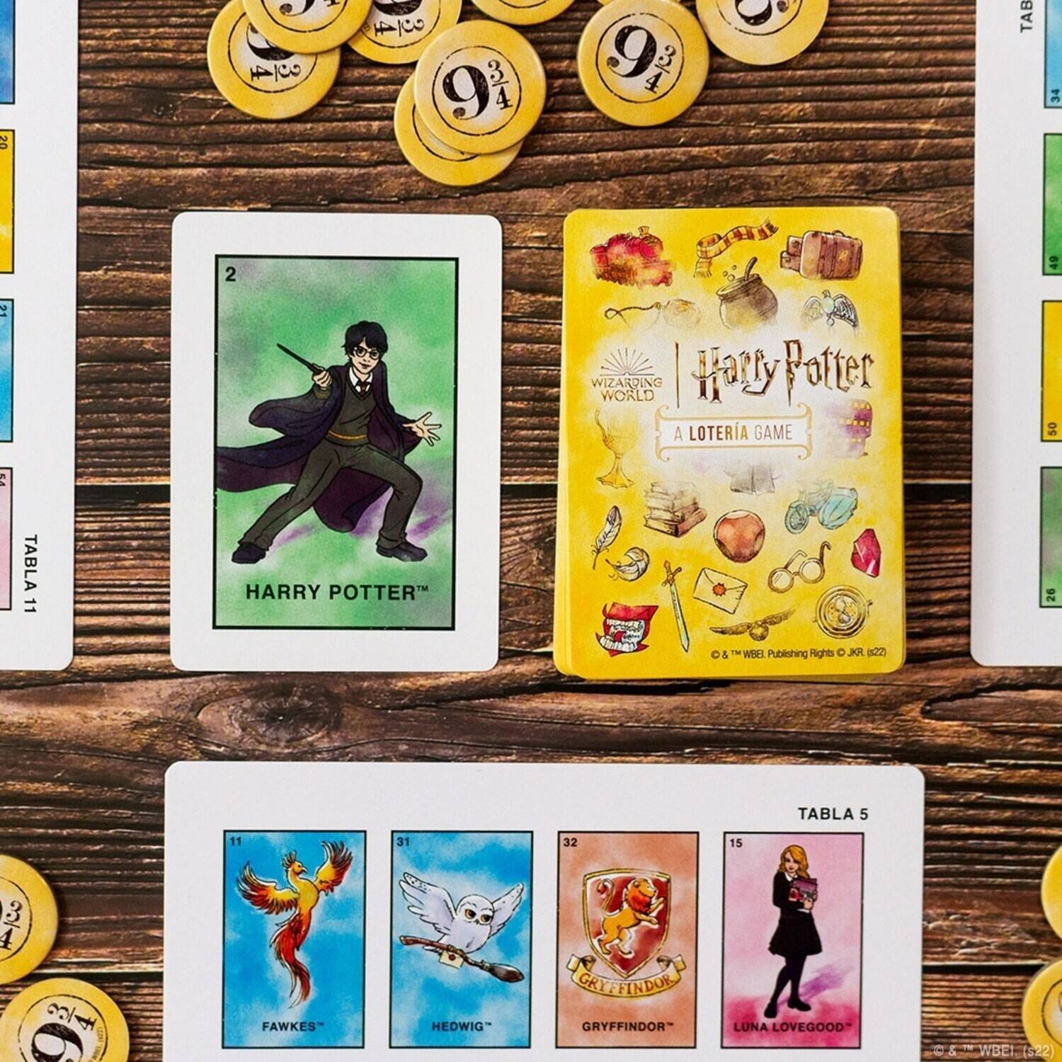 20  
9 3014  
9  

TAB  
34  
21  
2  
SALL WIZARDING WORLD Harry Porter A LOTERIA GAME  
49 50  
54  
TABLA 11  
HARRY POTTER  
© & TM WBEI. Publishing Rights JKR. (22)  
26  
TABLA 5  
11  
31  
32  
15  
& 4  
FAWKES"  
HEDWIG  
GRYFFINDOR GRYFFINDOR  
LUNA LOVEGOOD  
© & TM WBEI. ($22)
