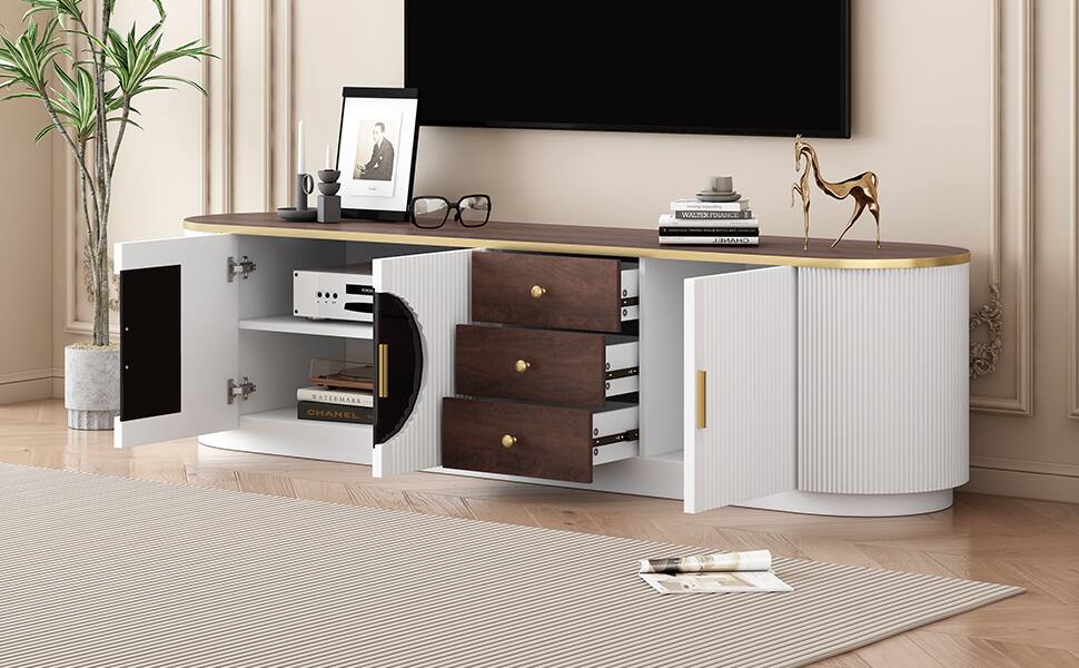 WATERMARK CHANEL  
WATERMARK CHANEL