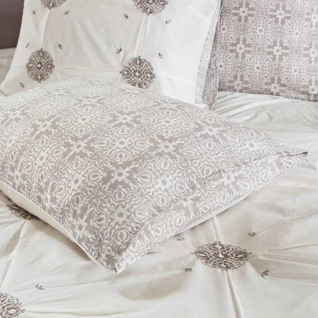 Alt View 3. Gracie Mills - Gracie Mills Donna Shabby Chic Embroidered Reversible Cotton Duvet Cover Set - Ivory.