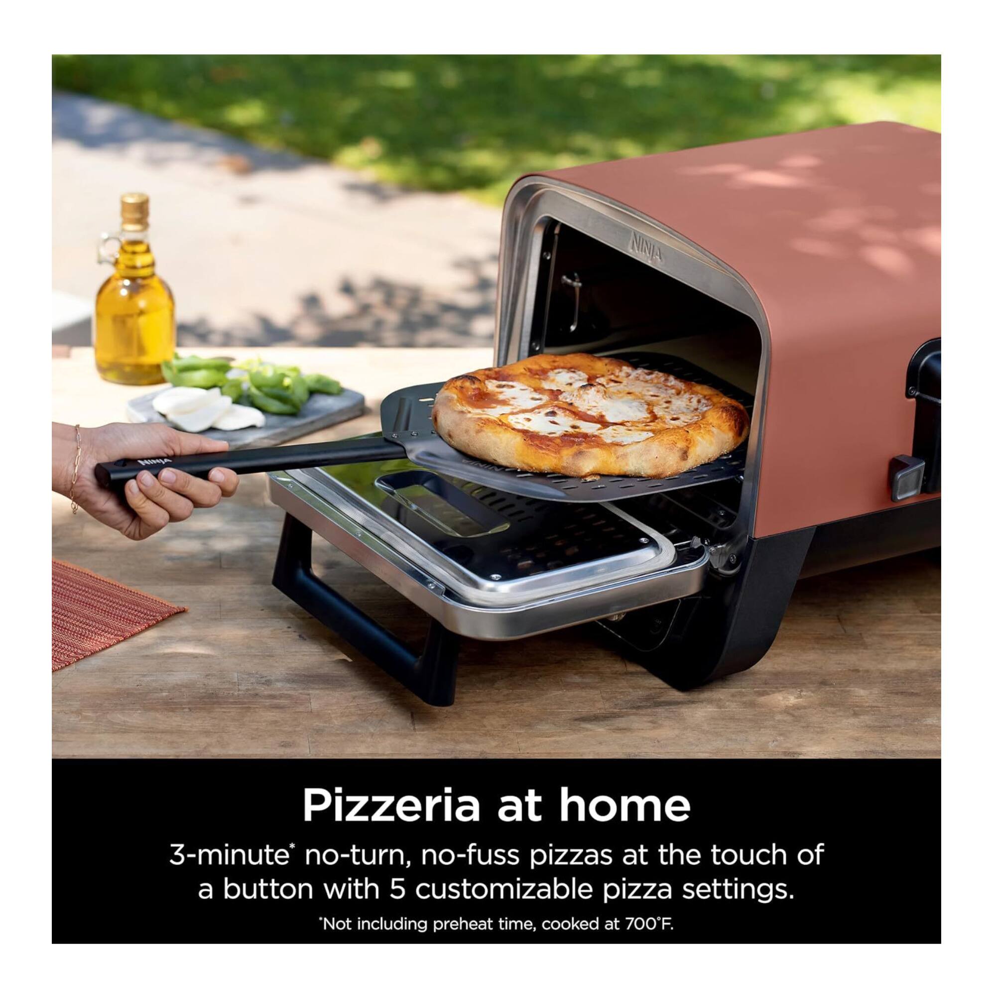 Pizzeria at home

3-minute* no-turn, no-fuss pizzas at the touch of a button with 5 customizable pizza settings.
*Not including preheat time, cooked at 700°F.