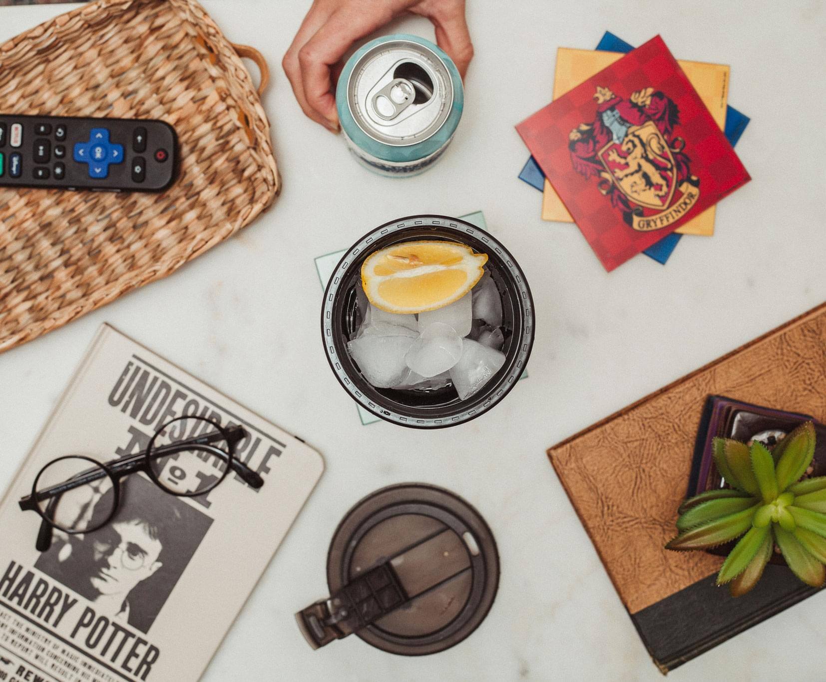 5 > e GRYFFINDOR UNDESTRAPLE Tel A 1 OLE HARRY NET THE . POTTER REPURT O FLL CONCONER W A REW RESULT O RTRATE -