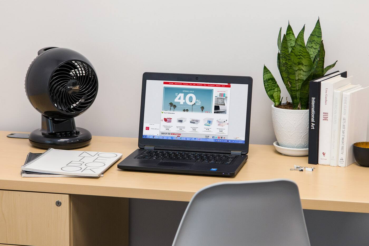 The text in the image is:

"SPRING SALE 40% OFF - KRUTIERS a 1 & - E) International Art Lisa Gardner HIDE AMERICAN NERD DIANE KEATON LET'S JUST SAY SHE'S PRETTY"

Corrected and grouped:

"SPRING SALE 40% OFF - KRUTIERS a 1 & - E) International Art Lisa Gardner HIDE AMERICAN NERD DIANE KEATON LET'S JUST SAY SHE'S PRETTY"