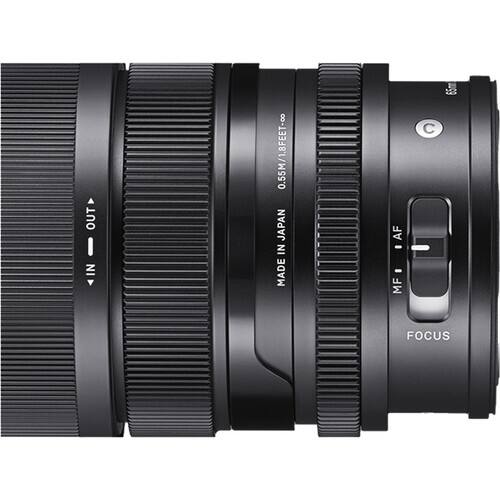 OUT IN 0.55M/1.8FEET  
MADE IN JAPAN  
AF MF  
FOCUS