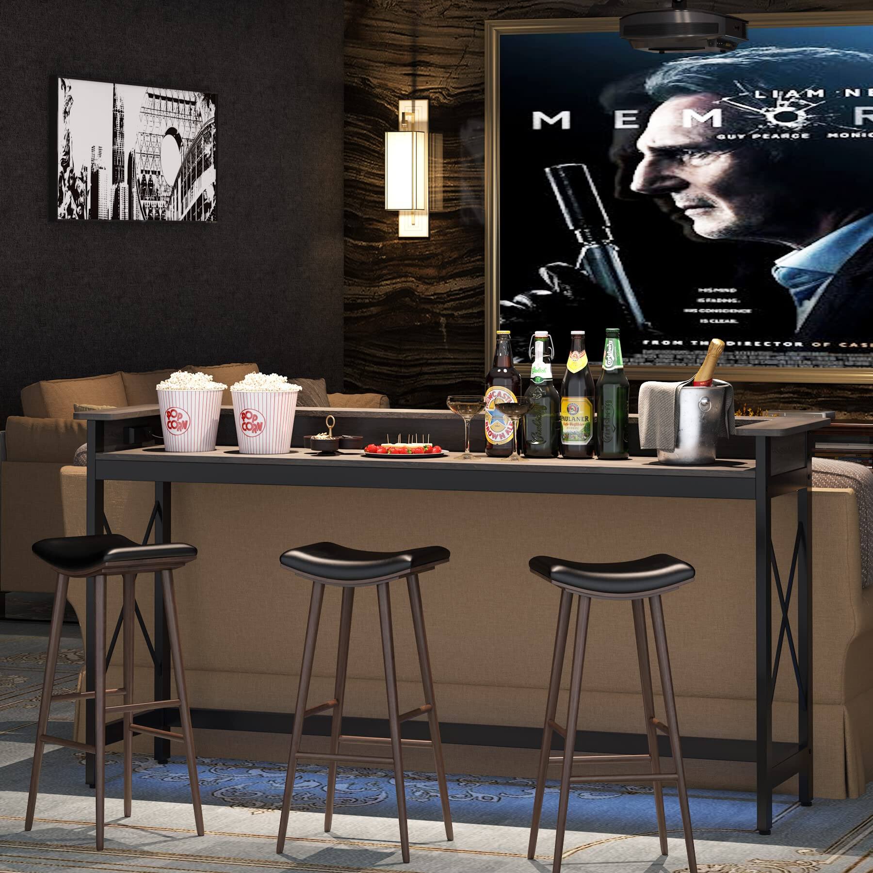 LIAM NEESON  
GUY PEARCE  
MONICA GELLER  

MEMO  
FROM THE DIRECTOR OF CASINO  

HIS MIND IS CLEAR  
IS CLEAR  
FROM THE DIRECTOR OF CASINO  

CAST
