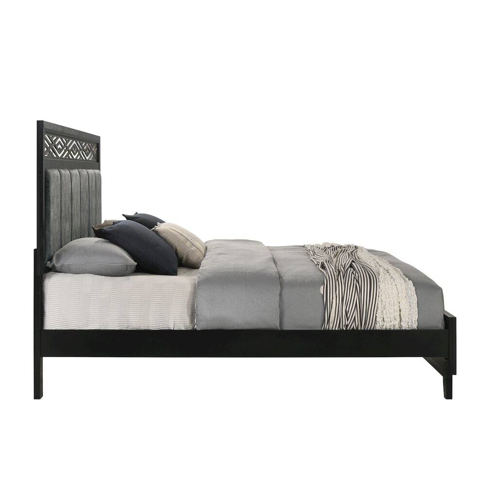 Left. New Classic Furniture - Obsidian Wood Queen Bed - Black.