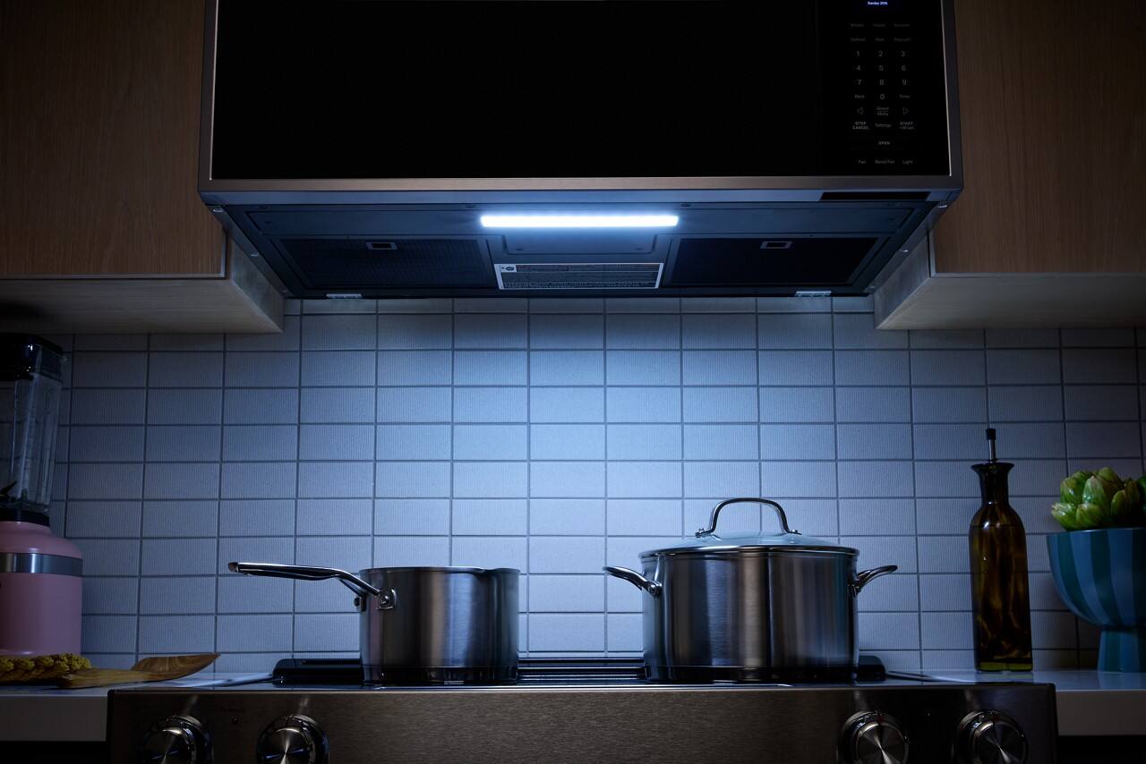 Alt View 20. KitchenAid - 1.1 Cu. Ft. Low Profile Over-the-Range Smart Microwave with Sensor Cooking and Dual Fan Ventilation - Stainless Steel Fingerprint Resistant.