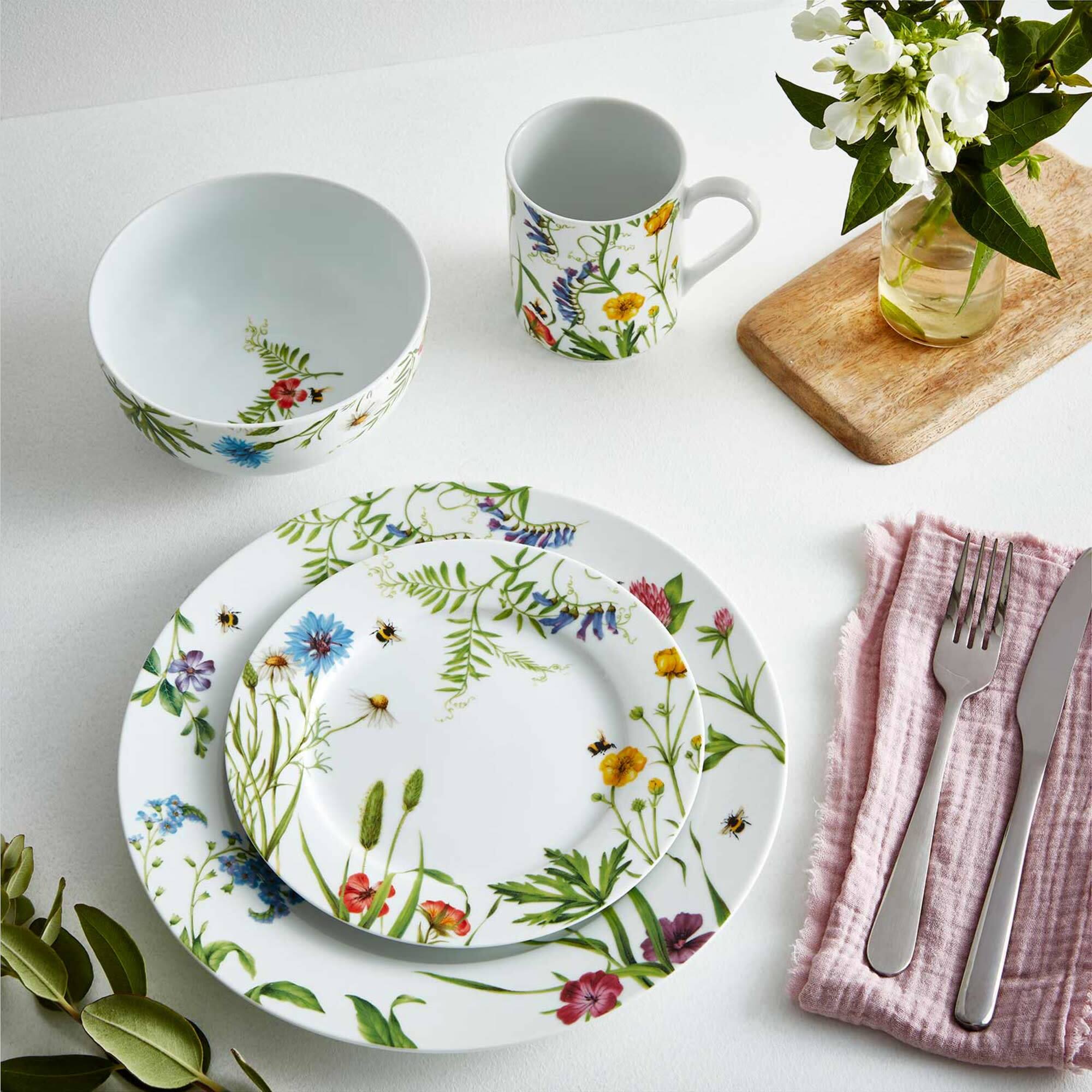 Alt View 2. Portmeirion - Portmeirion Home 16-Piece Dinnerware Set - Bumble Bee - Multicolored.