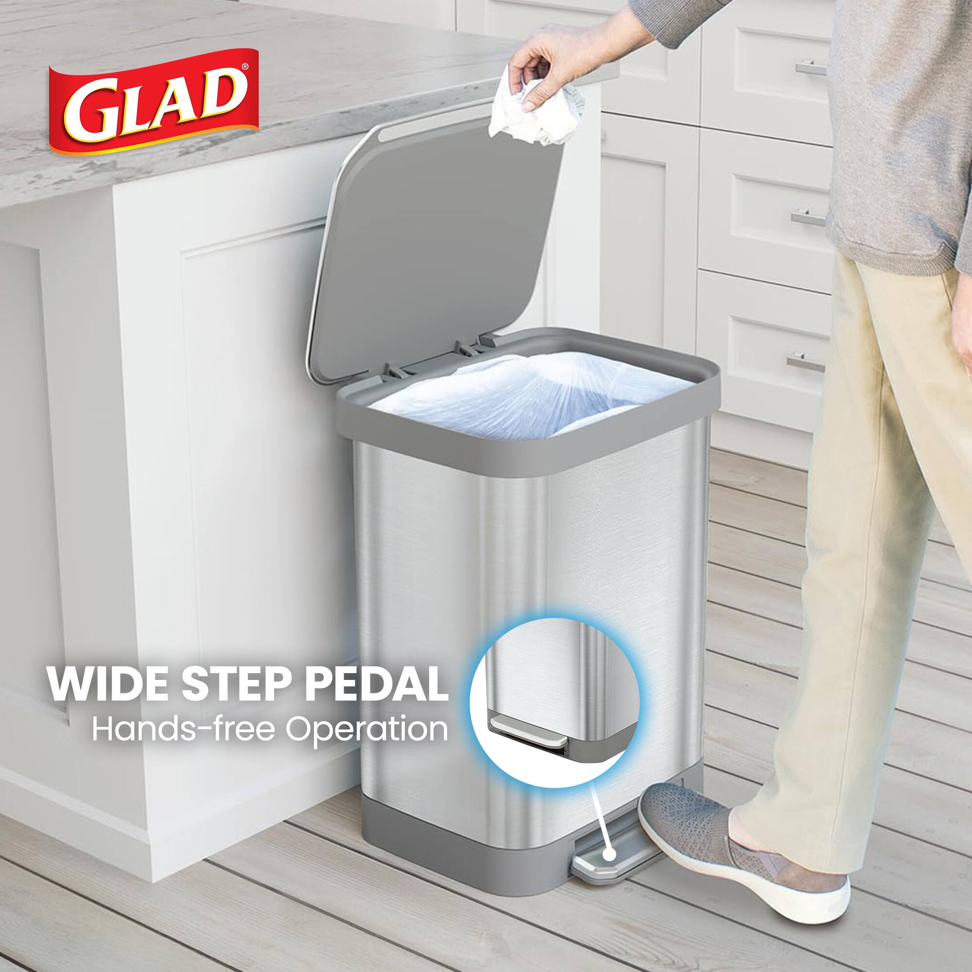 GLAD WIDE STEP PEDAL  
Hands-free Operation