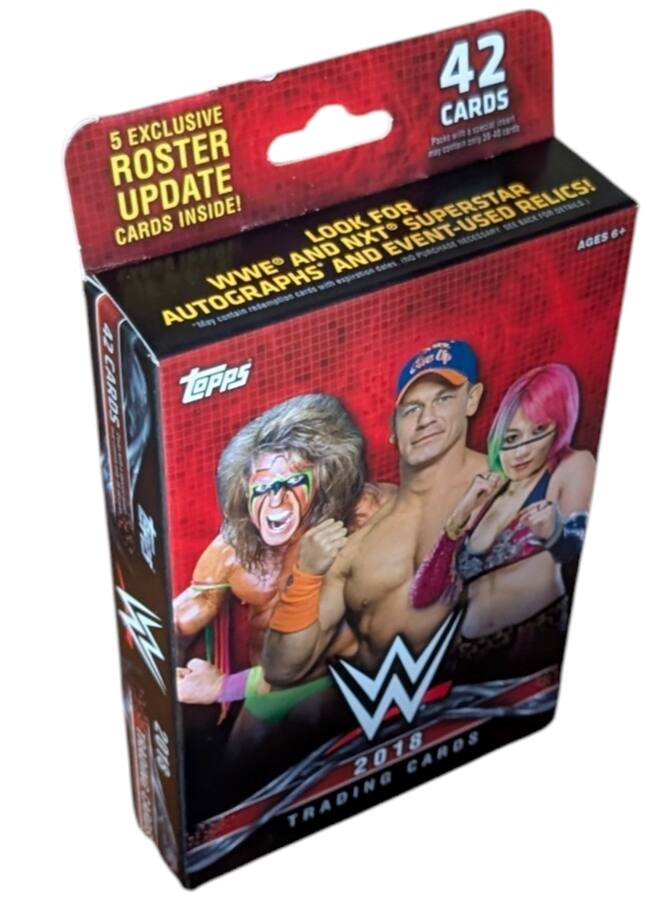 42 CARDS

5 EXCLUSIVE ROSTER UPDATE CARDS INSIDE!

LOOK FOR NXT® SUPERSTAR RELICS! BACK DETAILS CARDS LOOK EVENT-USED SEE

AGES 6+

WWE AUTOGRAPHS

May contain redemption cards

Topps

2018 TRADING CARDS