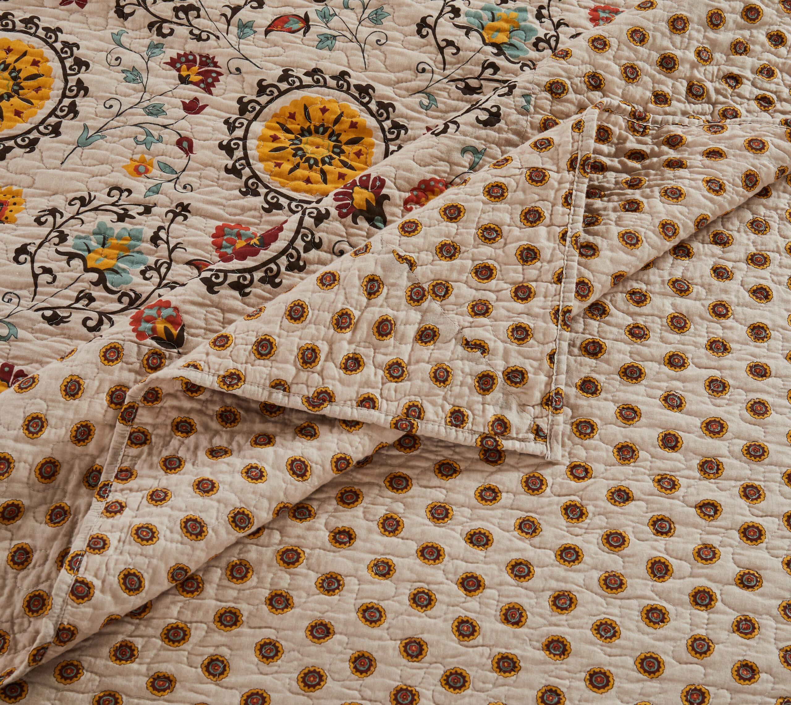 Left. BreeBe - Andorra Bedspread Set - 3-Piece Queen - Multi.