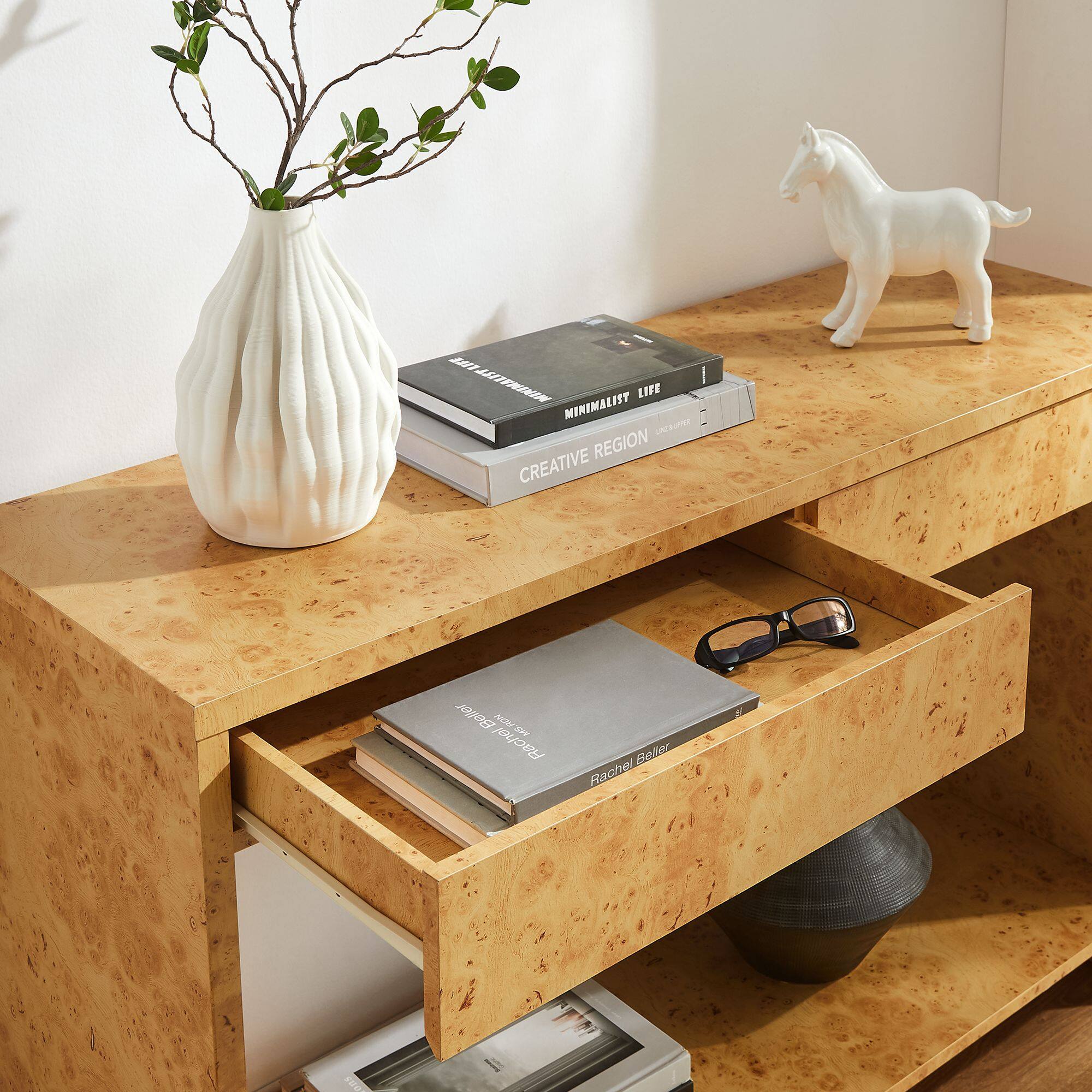 MINIMALIST LIFE  
CREATIVE REGION  
Rachel Bellor