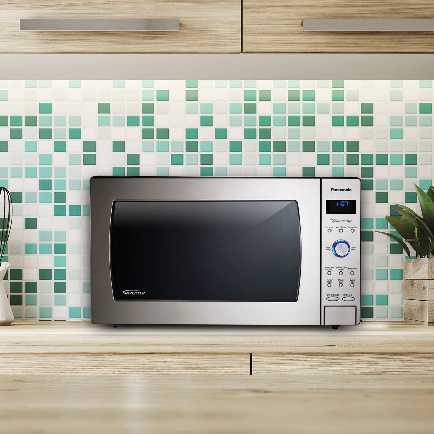 Alt View 11. Panasonic - 2.2 Cu. Ft. 1250 Watt SD987SA Full-Size Microwave with Inverter - Stainless Steel.