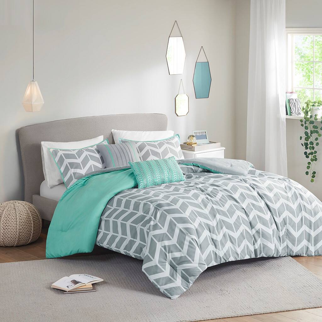 Alt View 4. Gracie Mills - Gracie Mills Basil Chevron Bliss Comforter Set - Aqua.