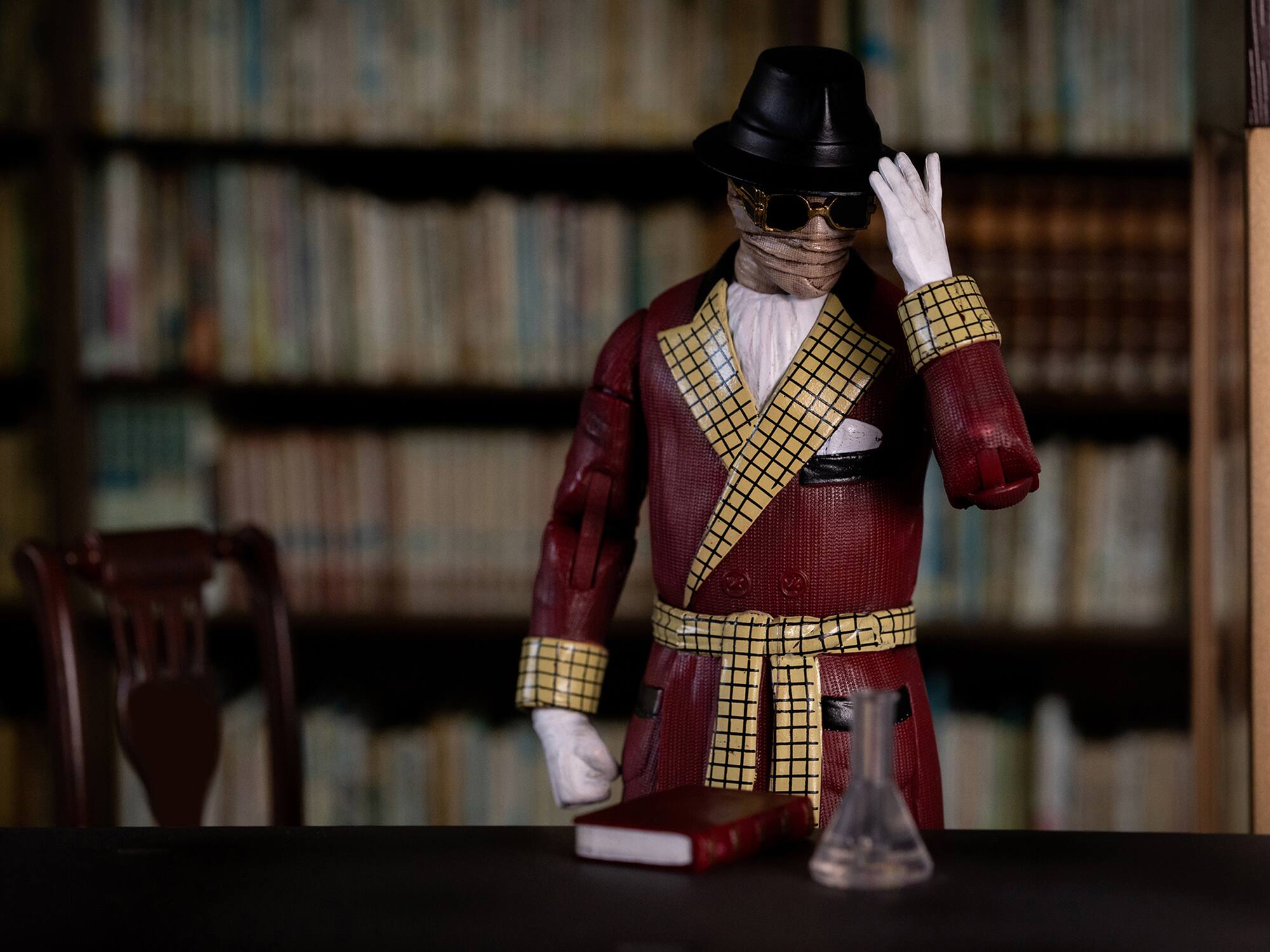 Alt View 3. Jada - The Invisible Man 6" Moveable Figure with Accessories and Alternate Head and Hands "Universal Monsters" Series by Jada.
