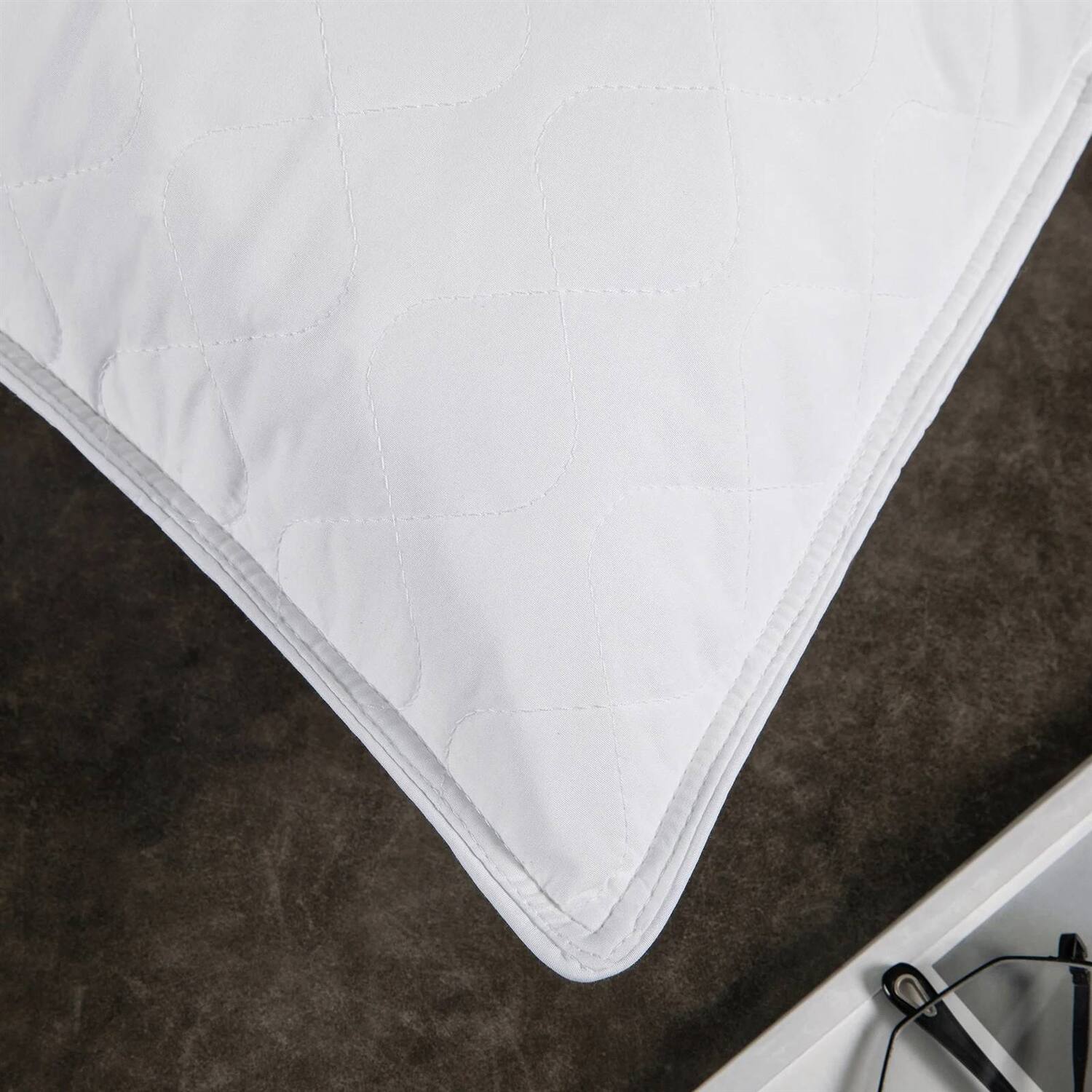 Back. Hivvago - Set of 2 Machine Washable Down Feather Blend Pillow in King size - White.