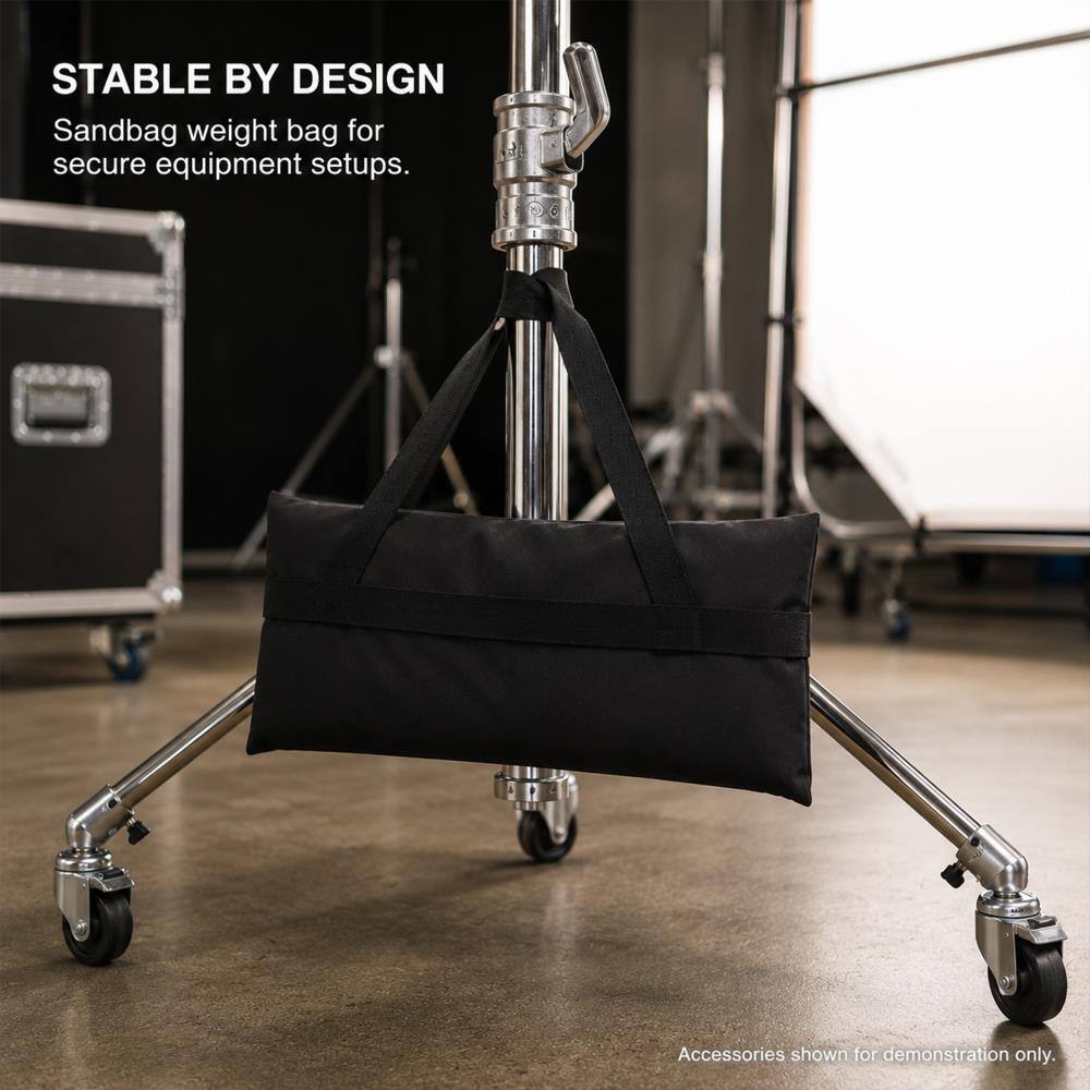 STABLE BY DESIGN  
Sandbag weight bag for secure equipment setups.  
Accessories shown for demonstration only.