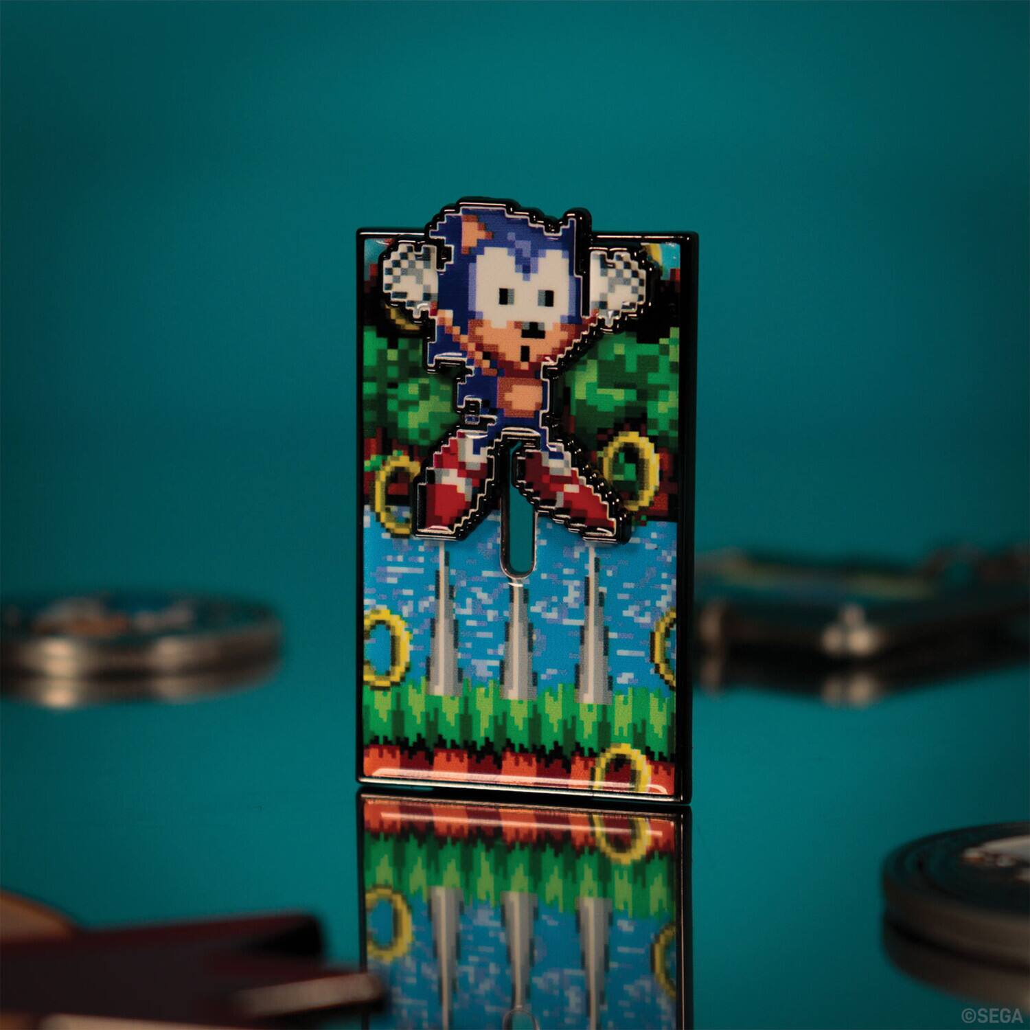 Alt View 1. PopMarket - Sonic the Hedgehog - Limited Edition Moving Pin Badge   - COLLECTIBLES - Multicolor.