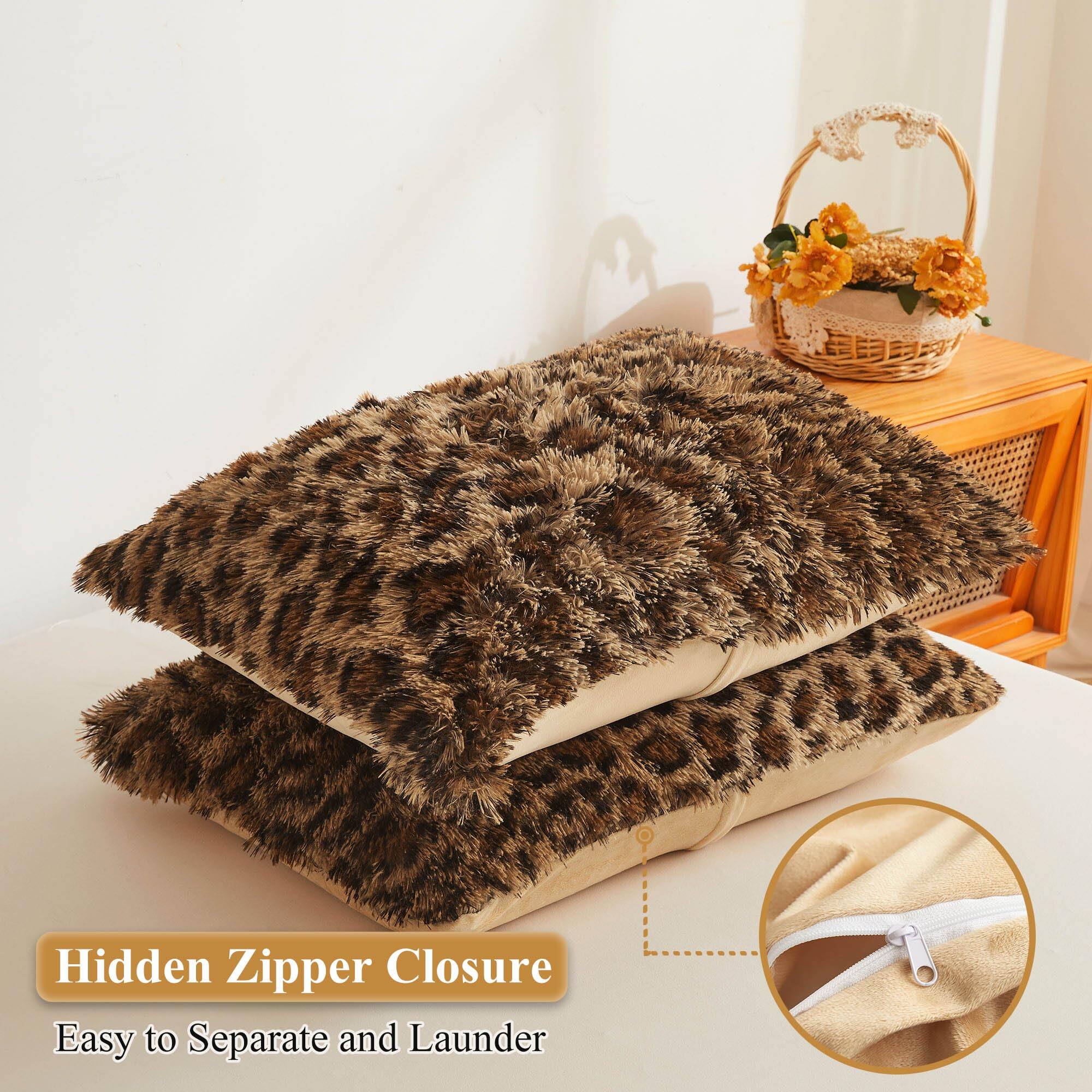 Hidden Zipper Closure  
Easy to Separate and Launder