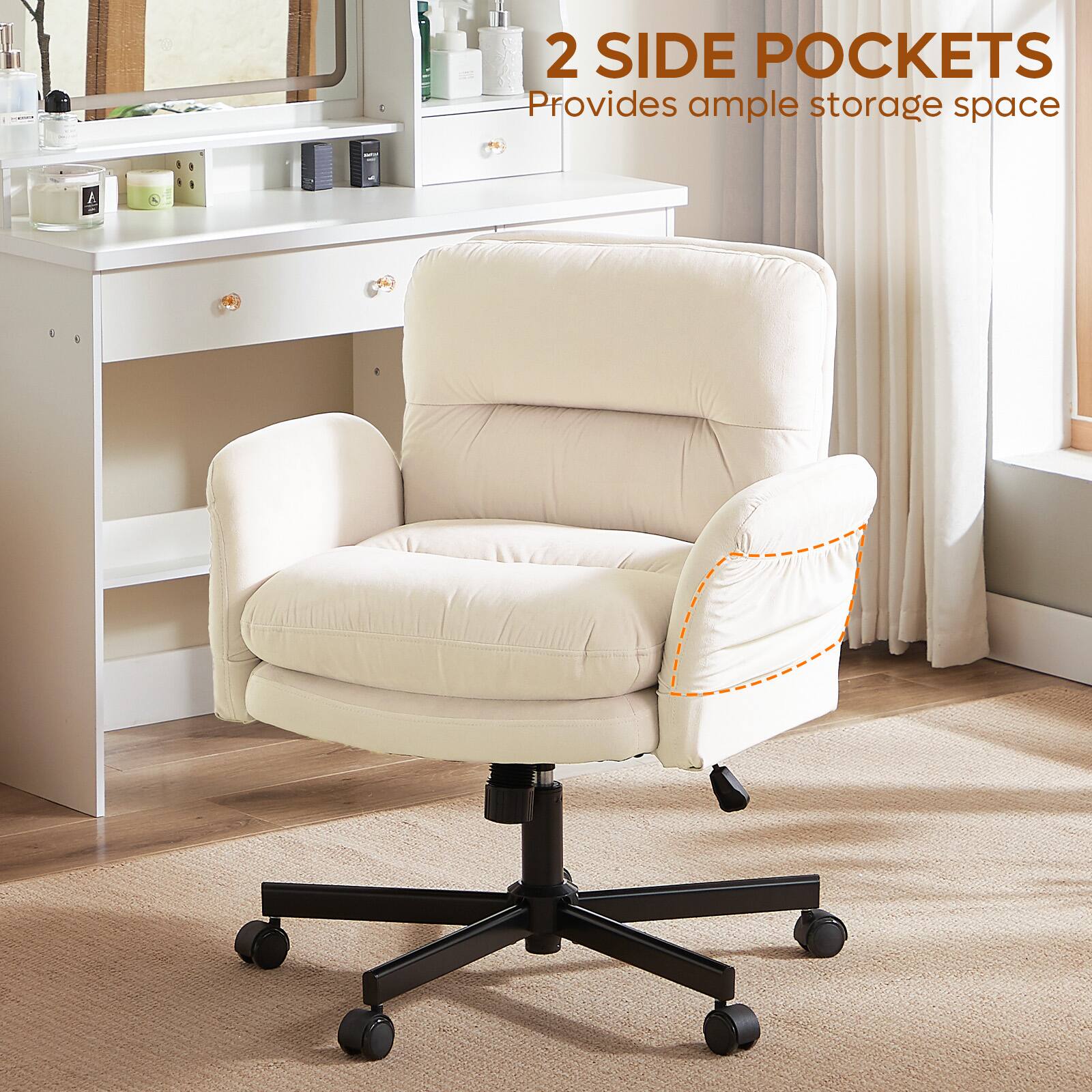 2 SIDE POCKETS  
Provides ample storage space