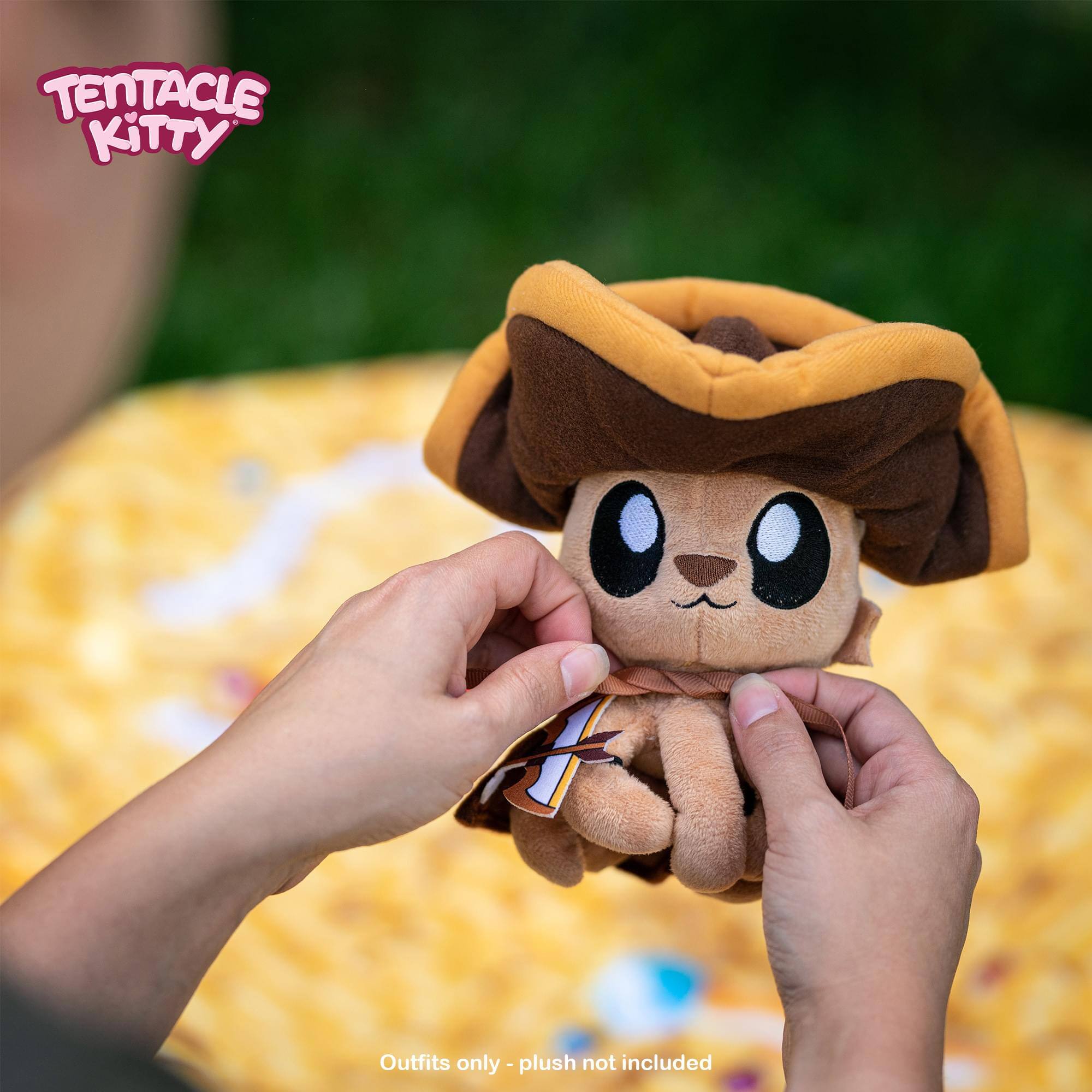 TENTACLE KITTY

Outfits only - plush not included