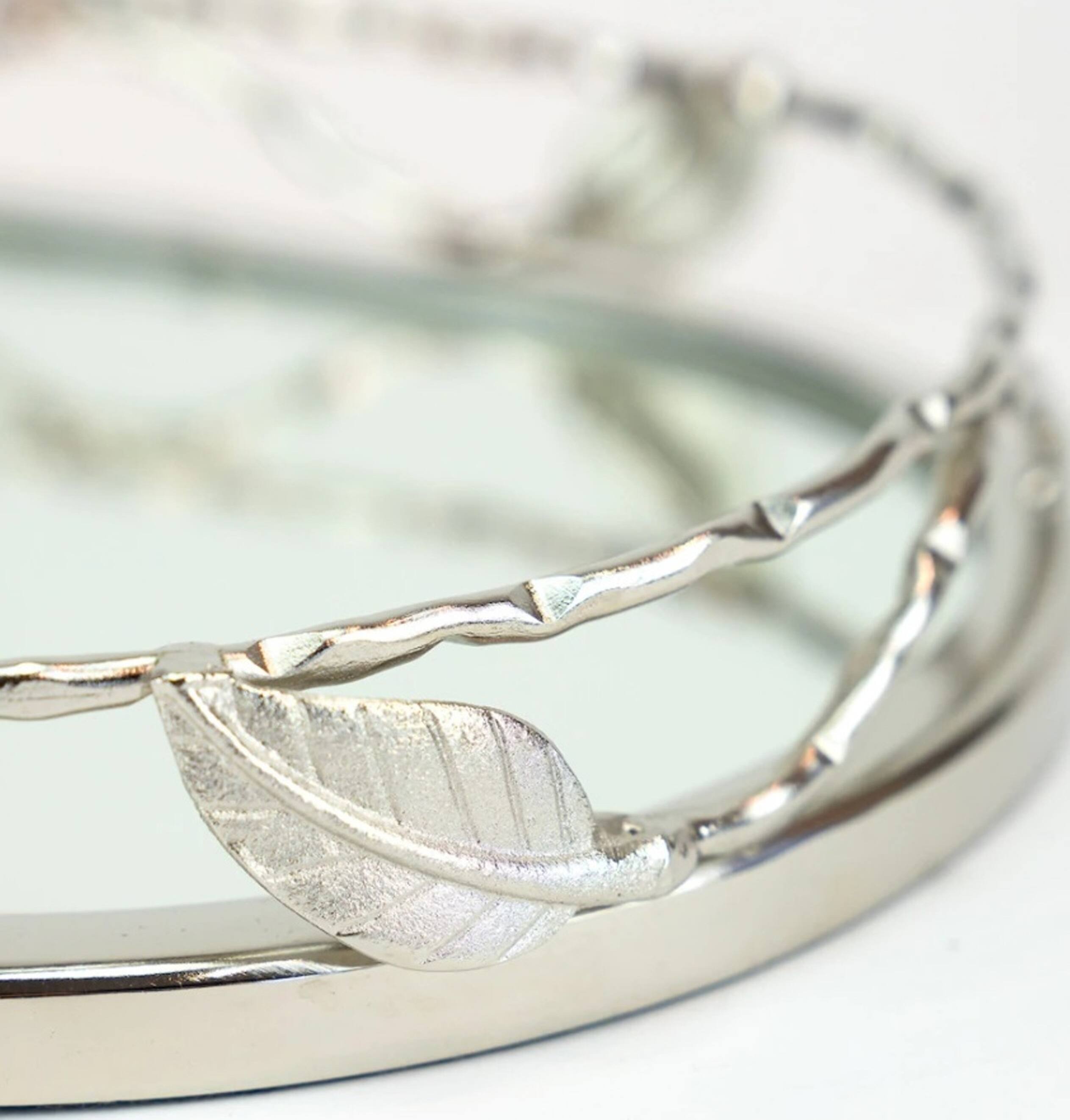 Angle. Jiallo - Elegance Oval Mirror Tray with leaf border 13.75 x 8.5 in - Silver, Multi Color.