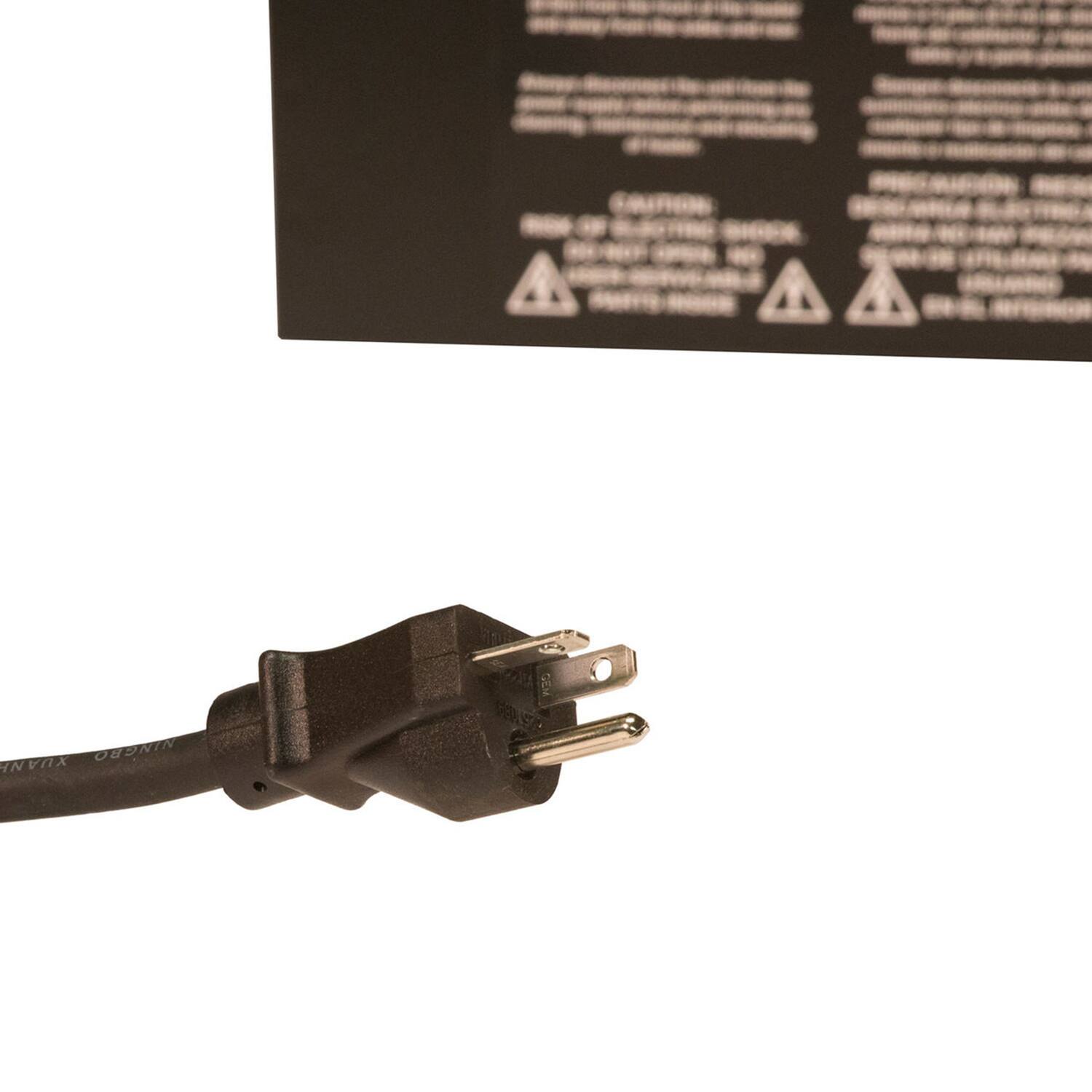 A A 2 OEONIN XUANA

CABLE OF SOLDERING SHOCK
RISK OF ELECTRIC SHOCK
RISK OF ELECTRIC SHOCK
RISK OF ELECTRIC SHOCK