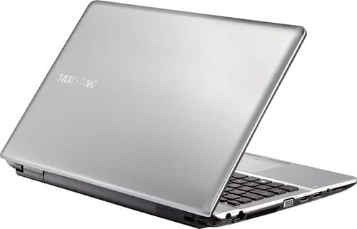 Alt View Standard 2. Samsung - 15.6" Laptop - 4GB Memory - 750GB Hard Drive.