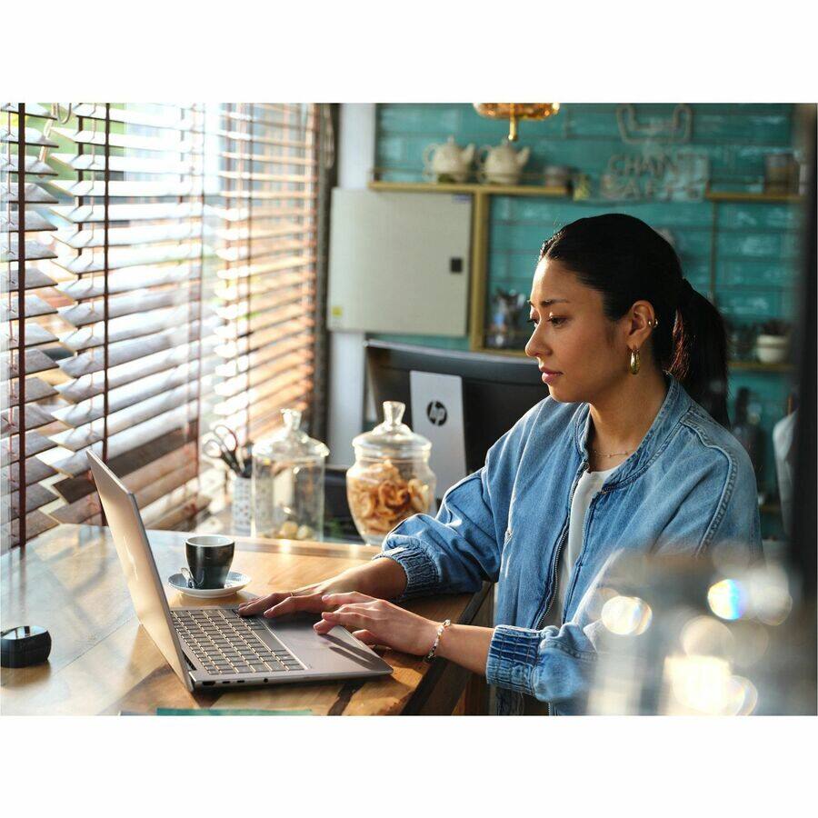 The text in the image reads:

"CHANT ART"