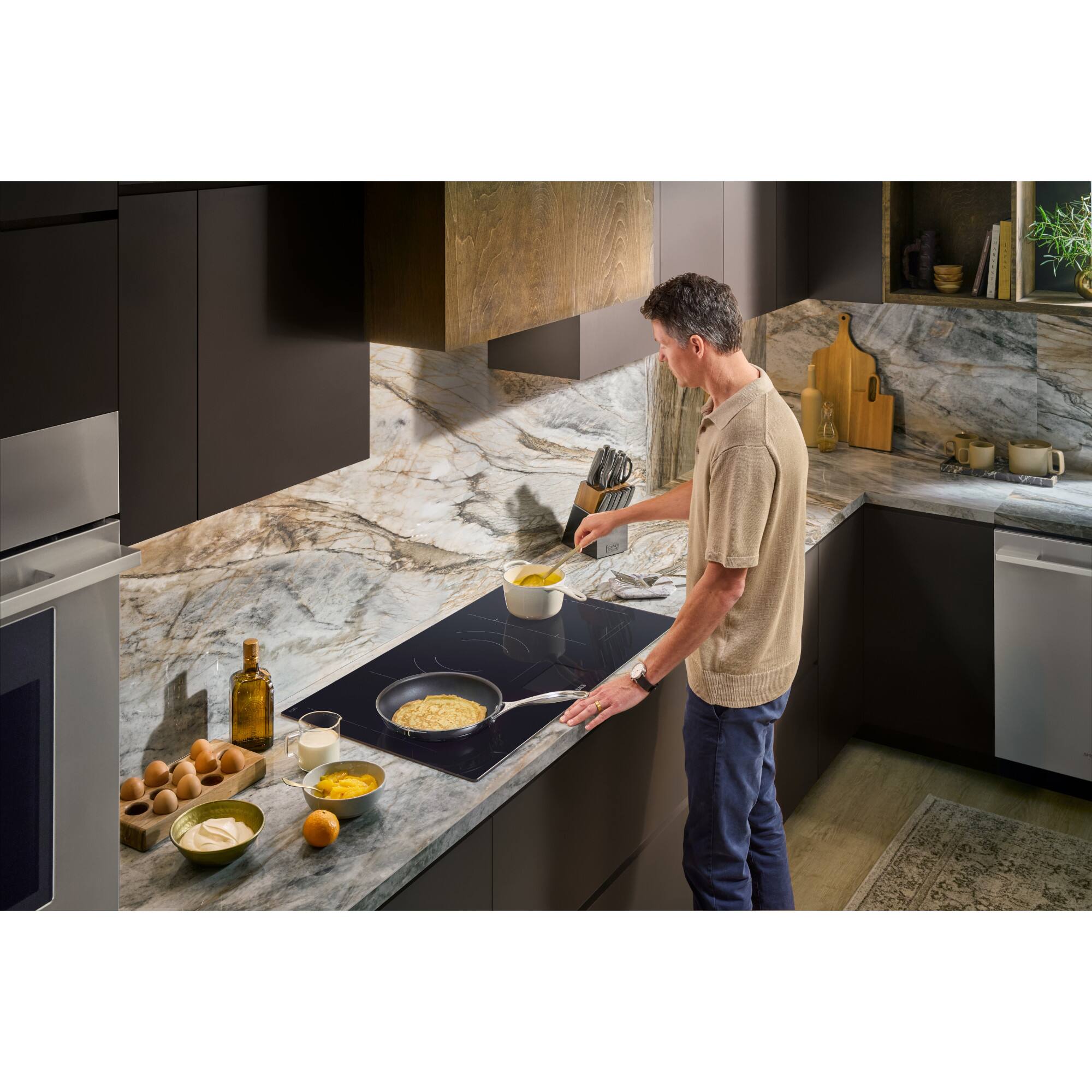 Alt View 2. SKS - 36-inch Smart Electric Induction Cooktop with 2 Flex Cooking Zones, 7,000W 11-Inch Dual Center Element , 5 Elements - Black.