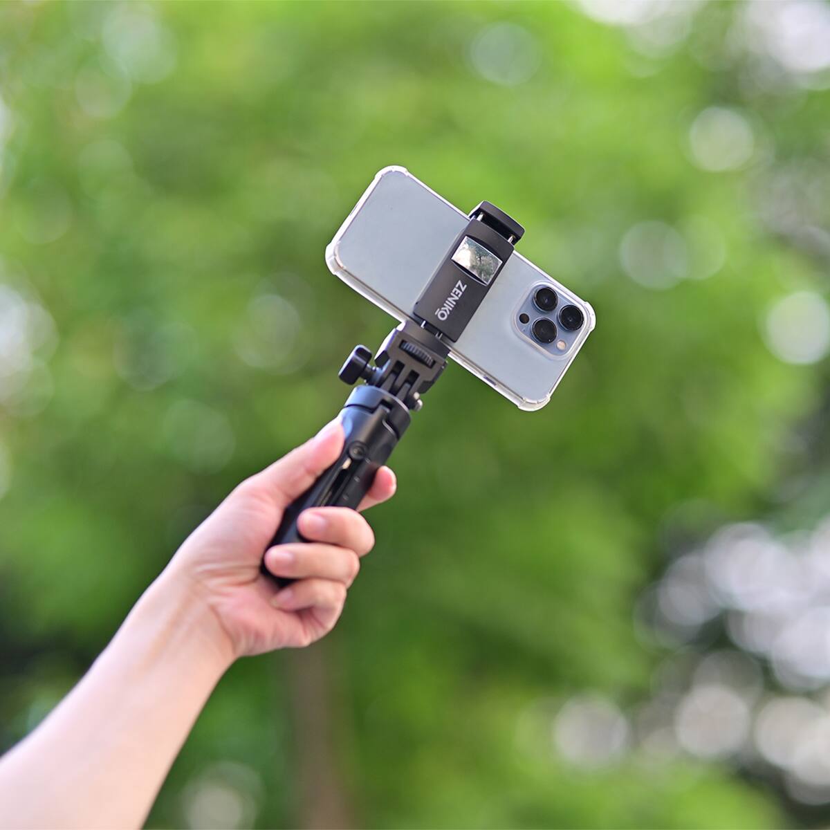 Alt View 1. Zeniko - Zeniko MH01 Smartphone Clip.